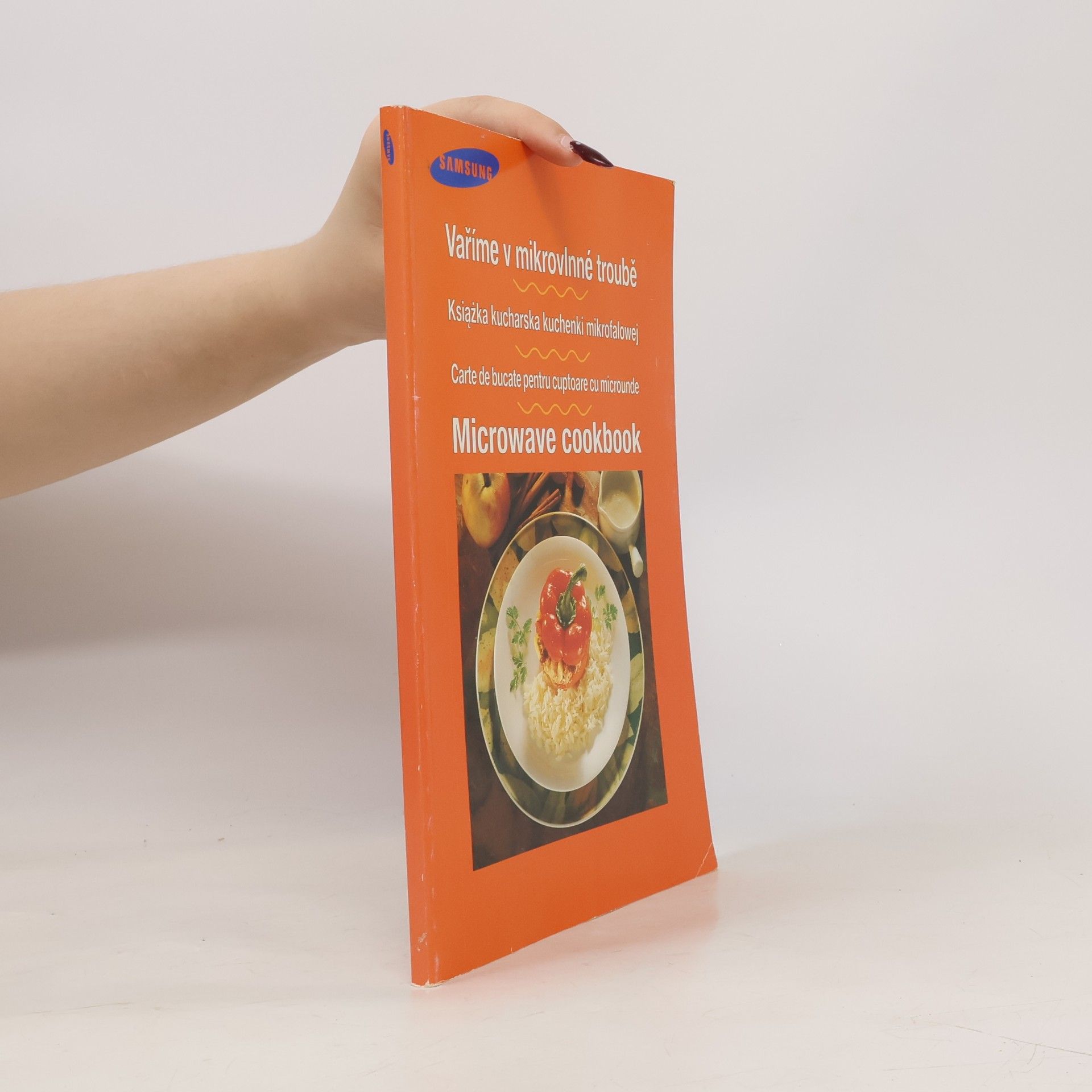 AA.VV. Vaříme v mikrovlnné troubě. Książka kucharska kuchenki mikrofalowej. Carte de bucate pentru cuptoare cu microunde. Microwave Cookbook