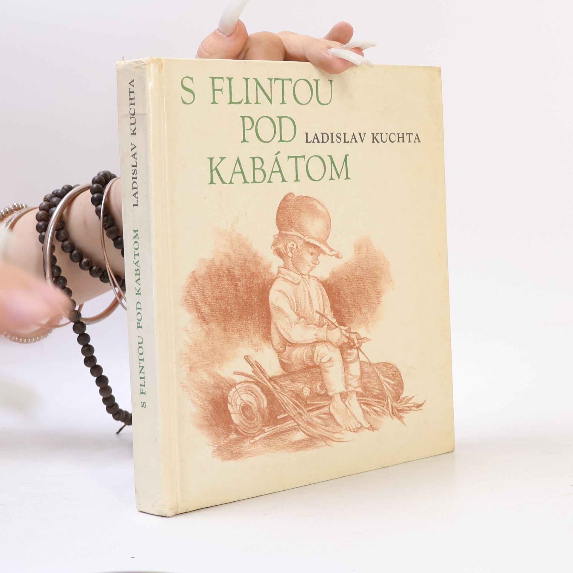 Ladislav Kuchta S flintou pod kabátom