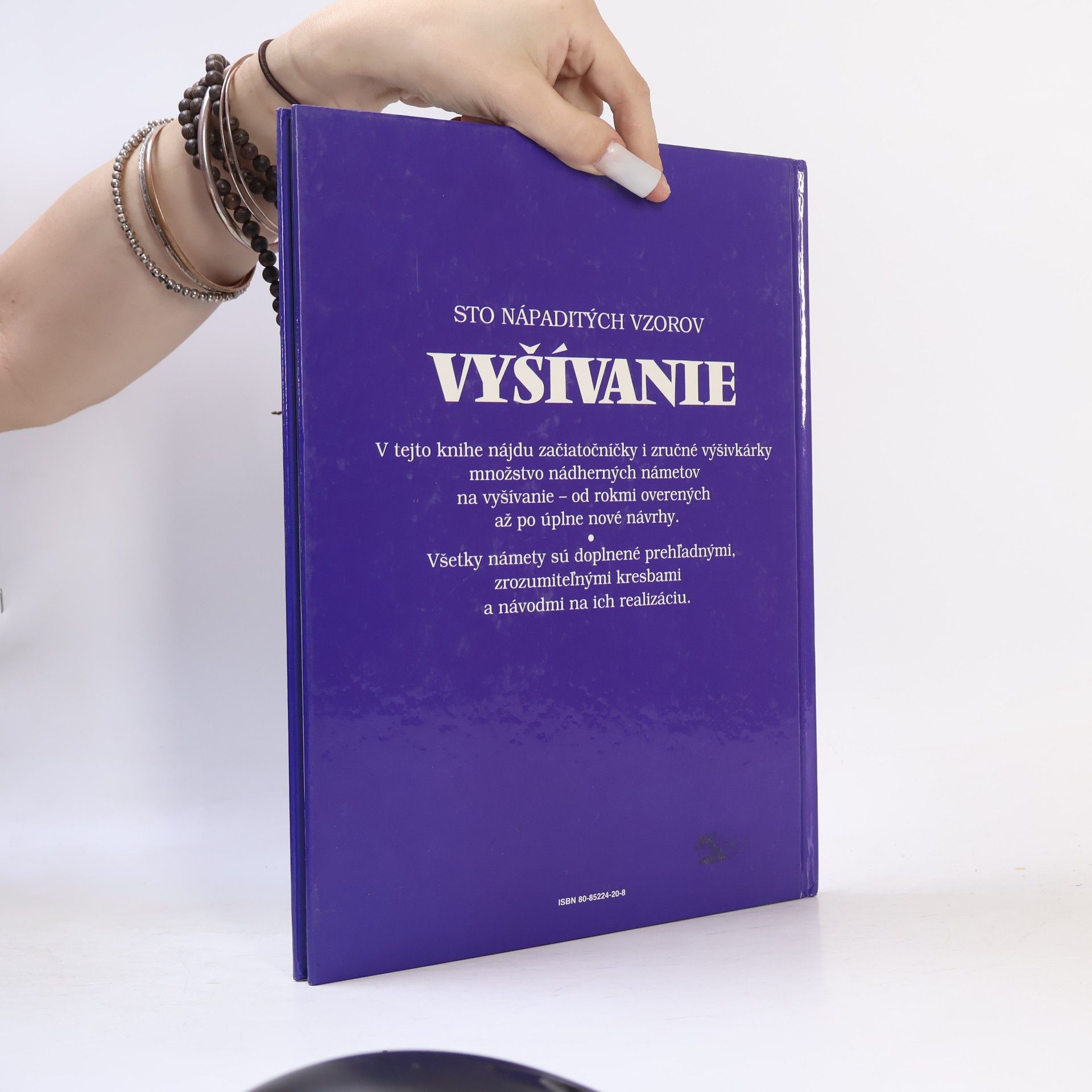Nataša Držíková Vyšívanie. Sto nápaditých vzorov