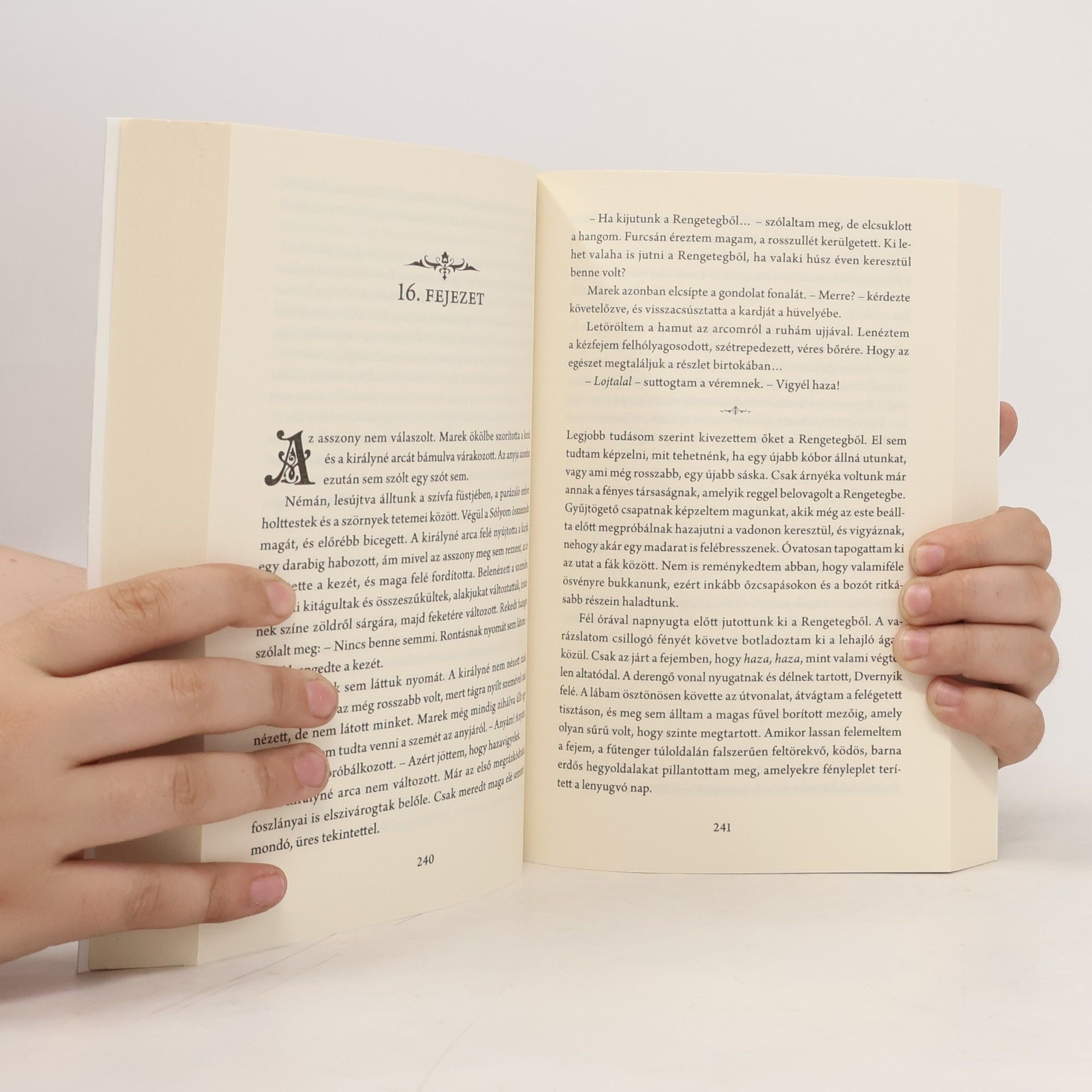Naomi Novik Rengeteg