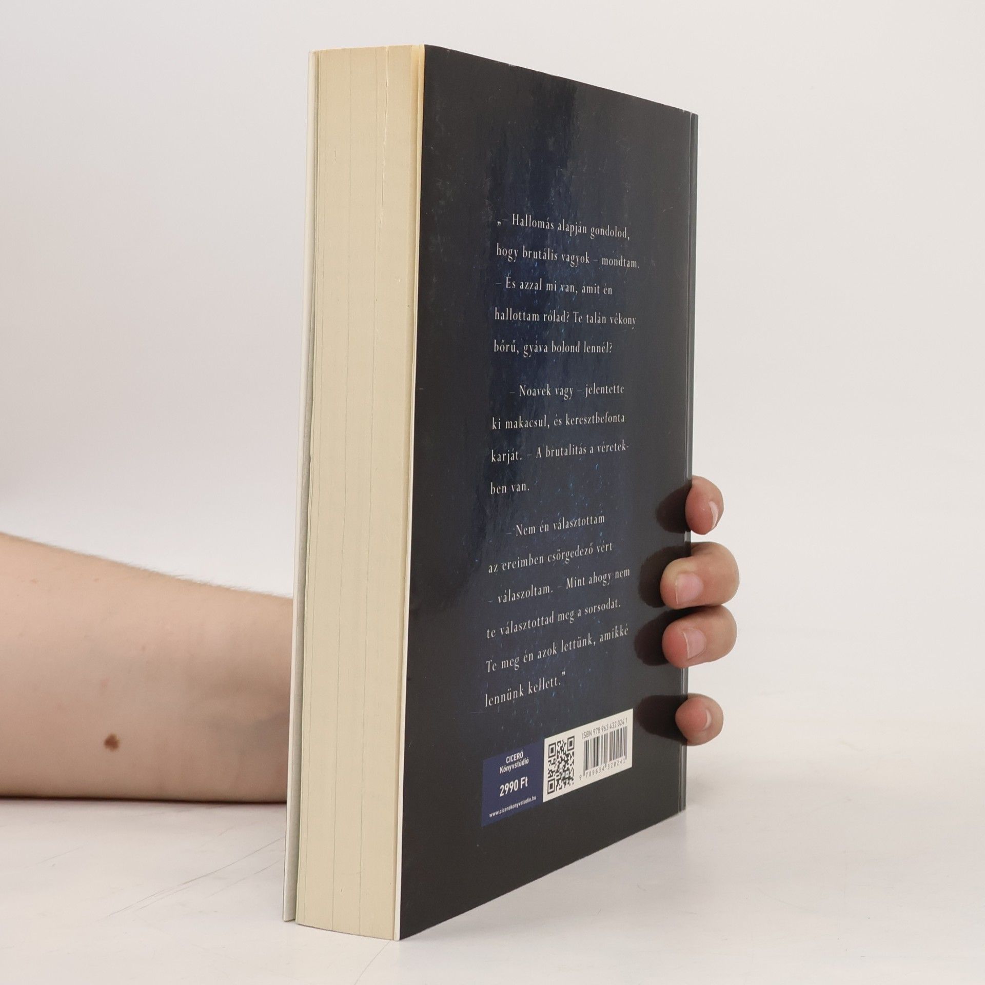 Veronica Roth Árnyak és jelek