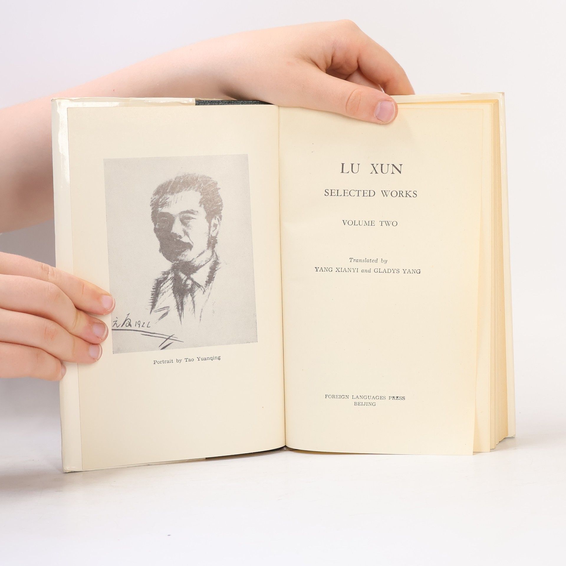 Xun Lu Lu Xun. Selected Works.