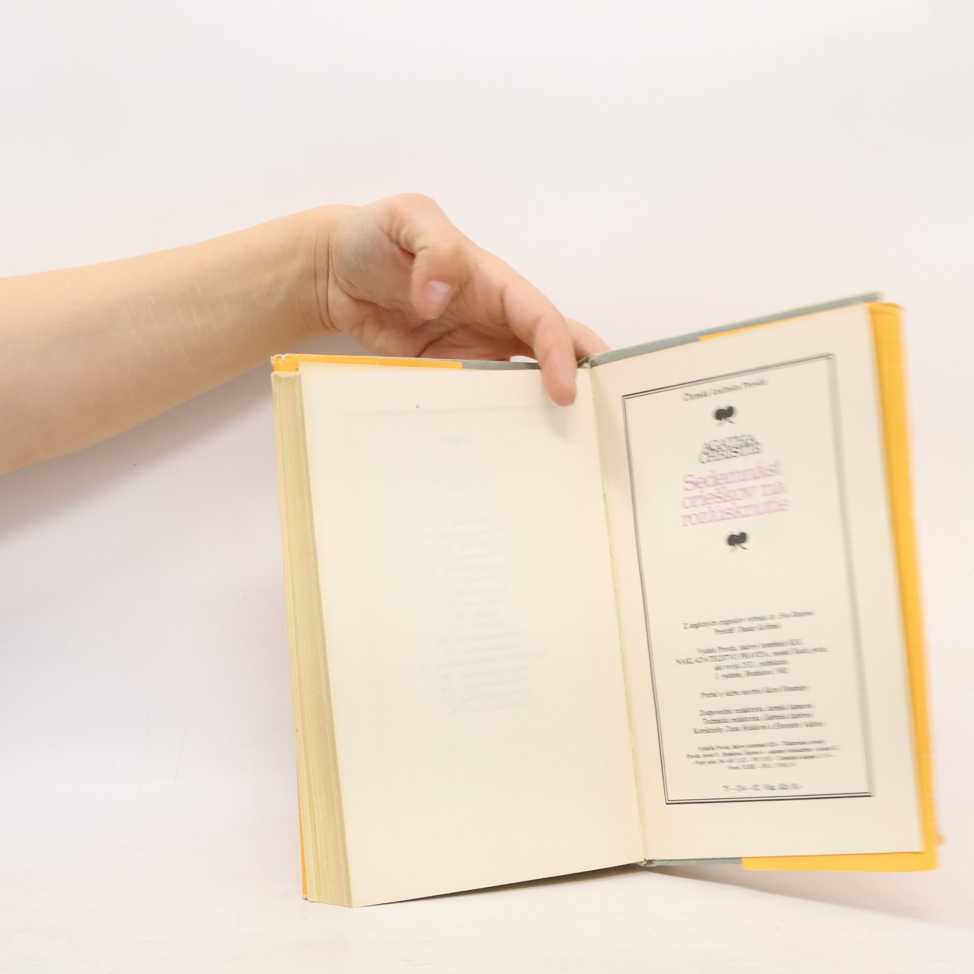 Agatha Christie Sedemnásť orieškov na rozlúsknutie