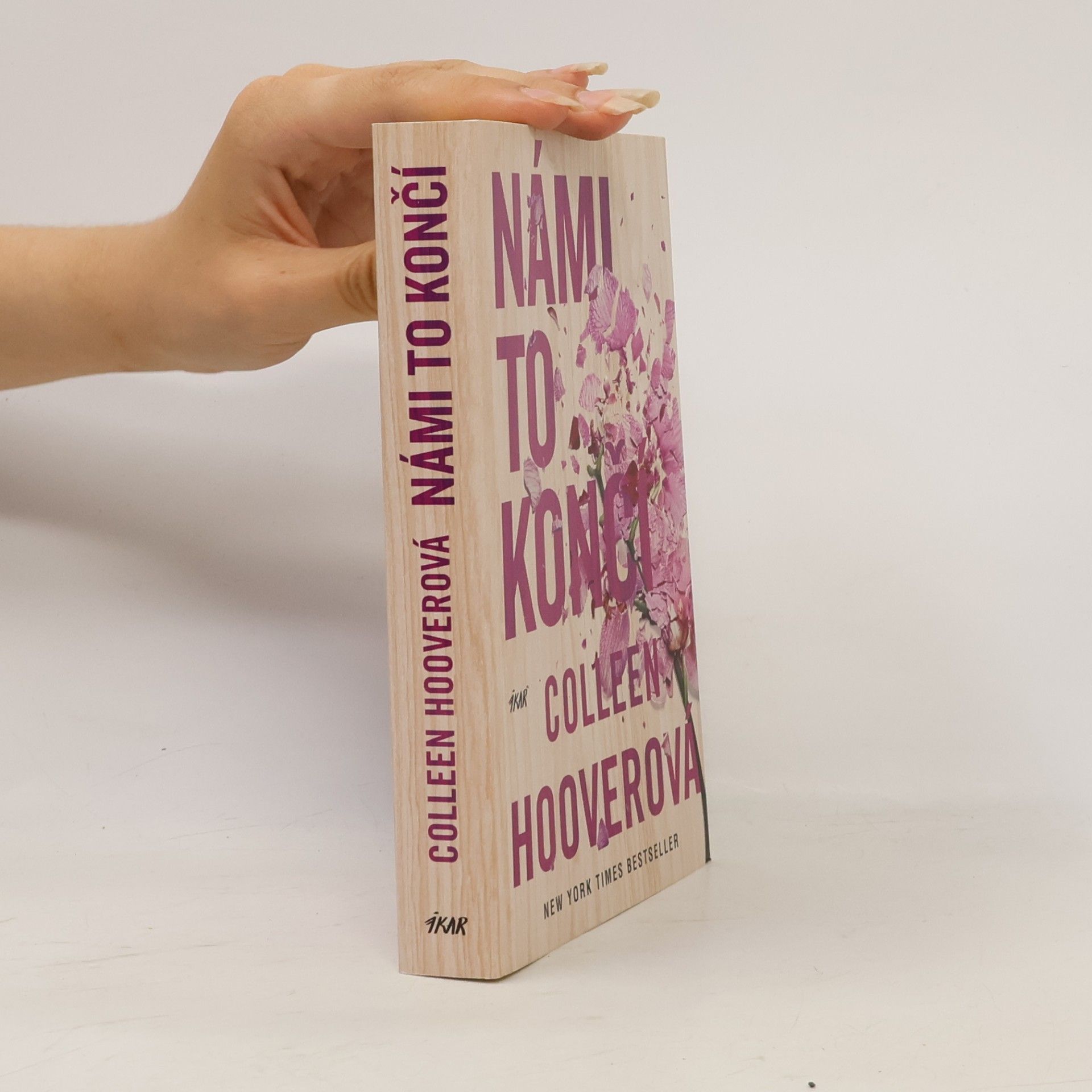 Colleen Hoover Námi to končí