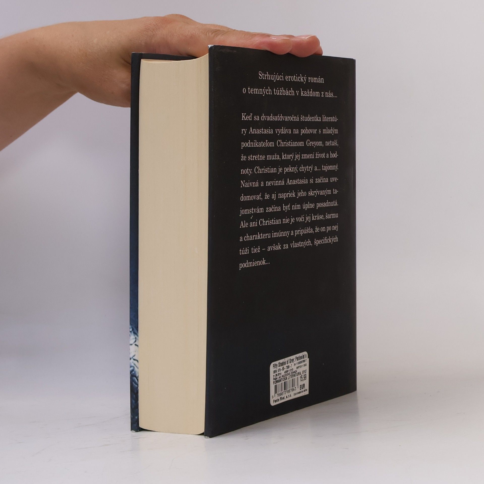 E. L. James Päťdesiat odtieňov sivej