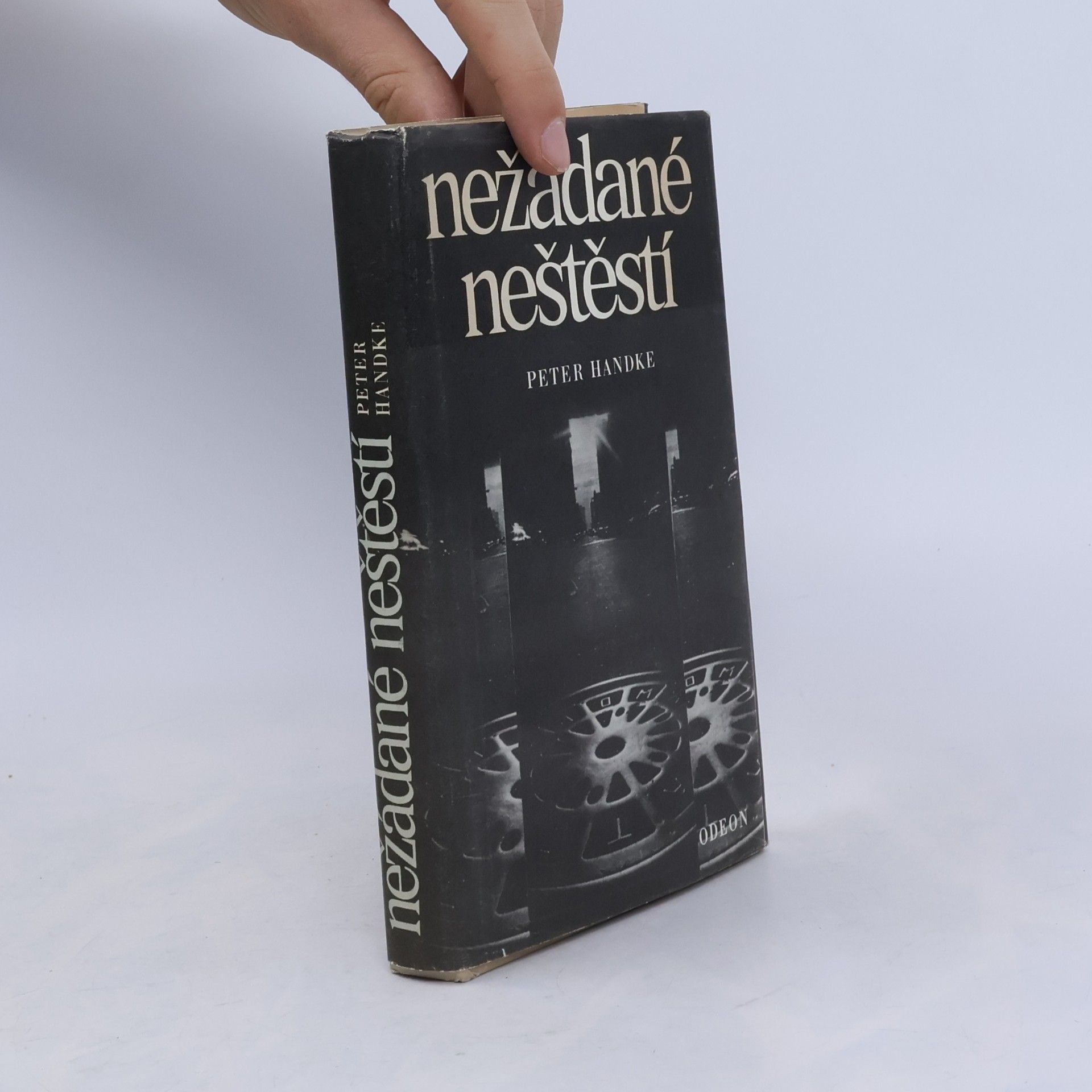 Peter Handke Nežádané neštěstí