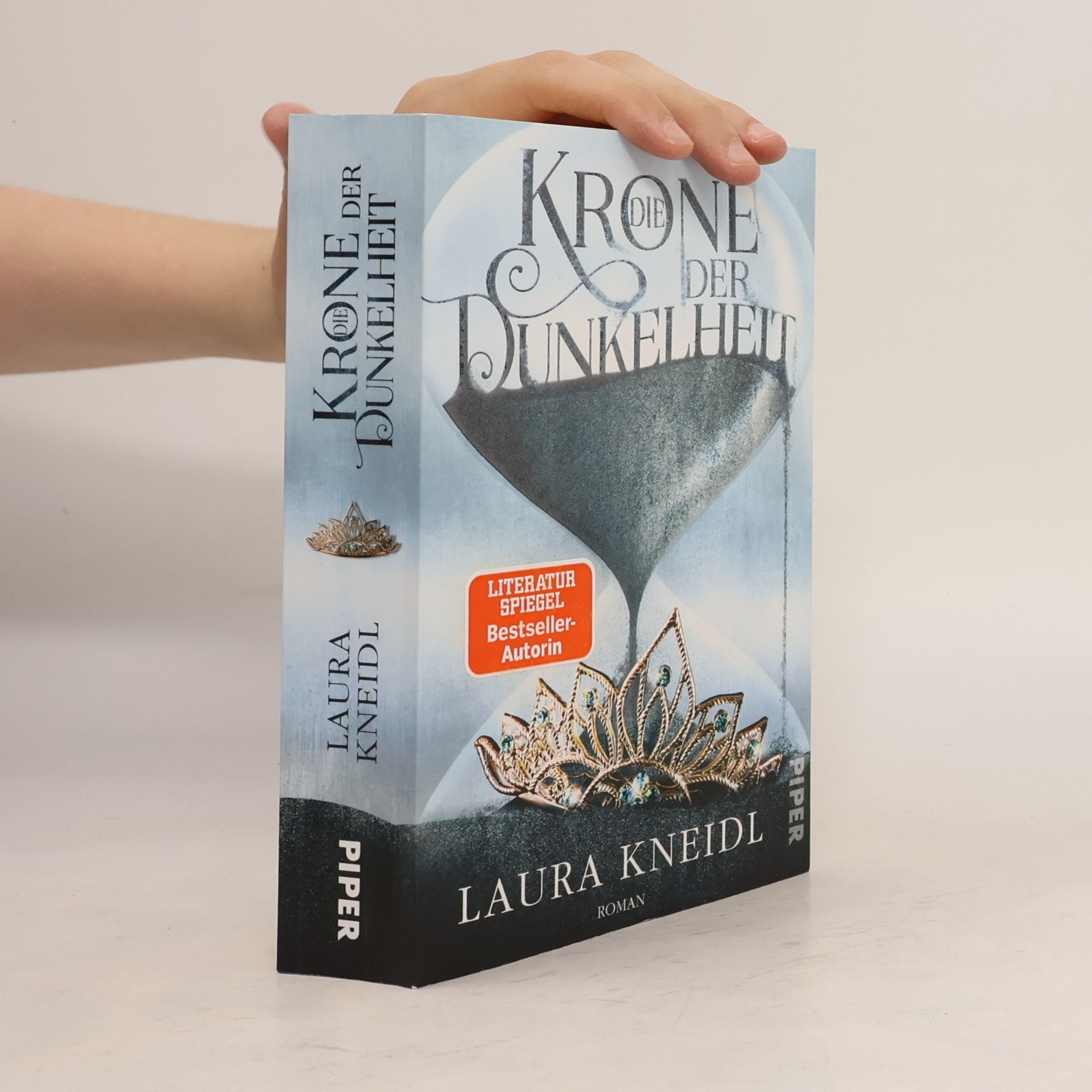 Laura Kneidl Die Krone der Dunkelheit