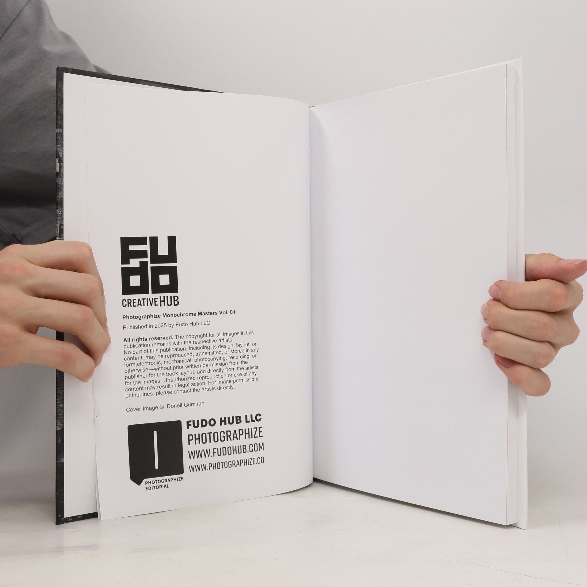 AA.VV. Monochrome Masters Vol. 01