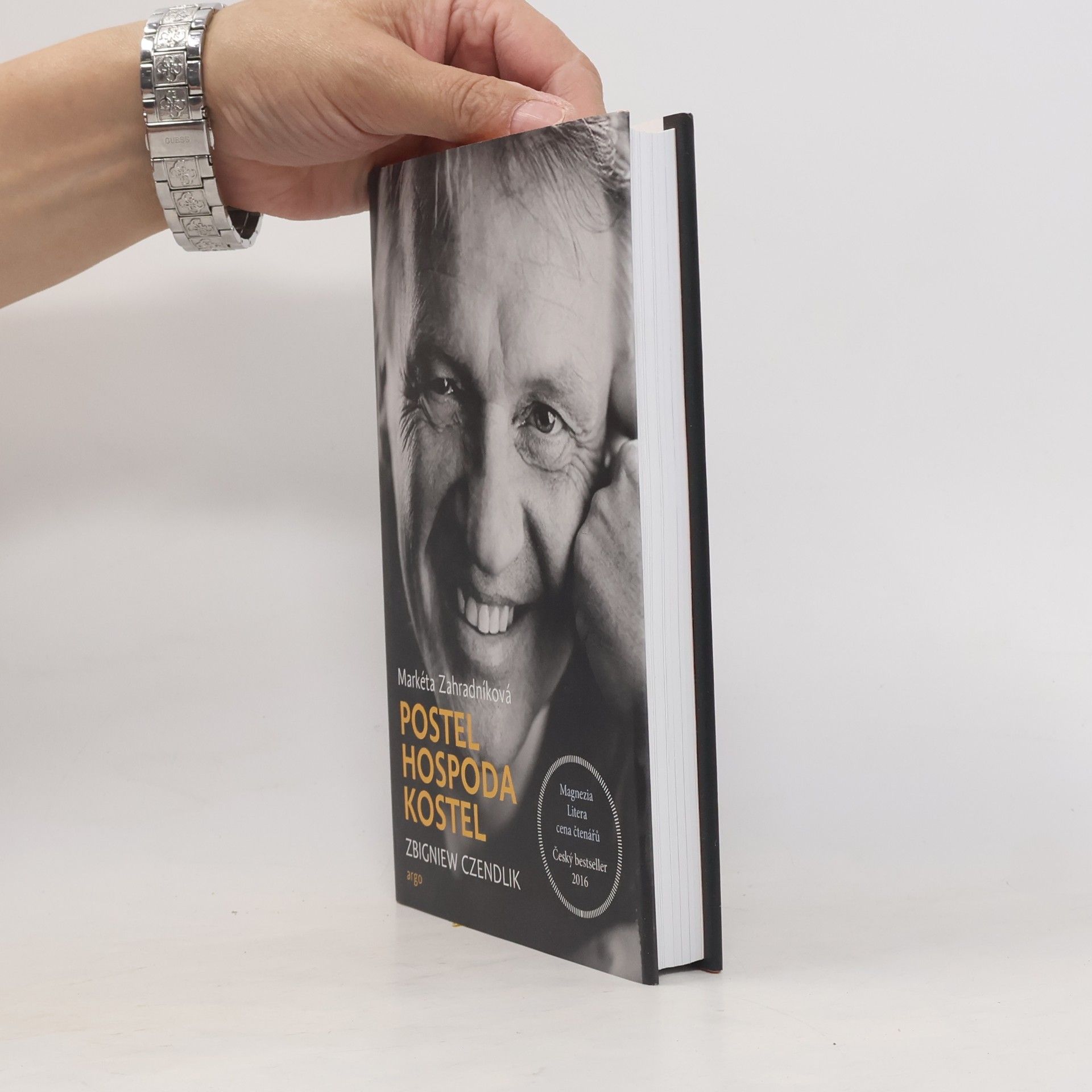 Zbigniew Czendlik Postel, hospoda, kostel