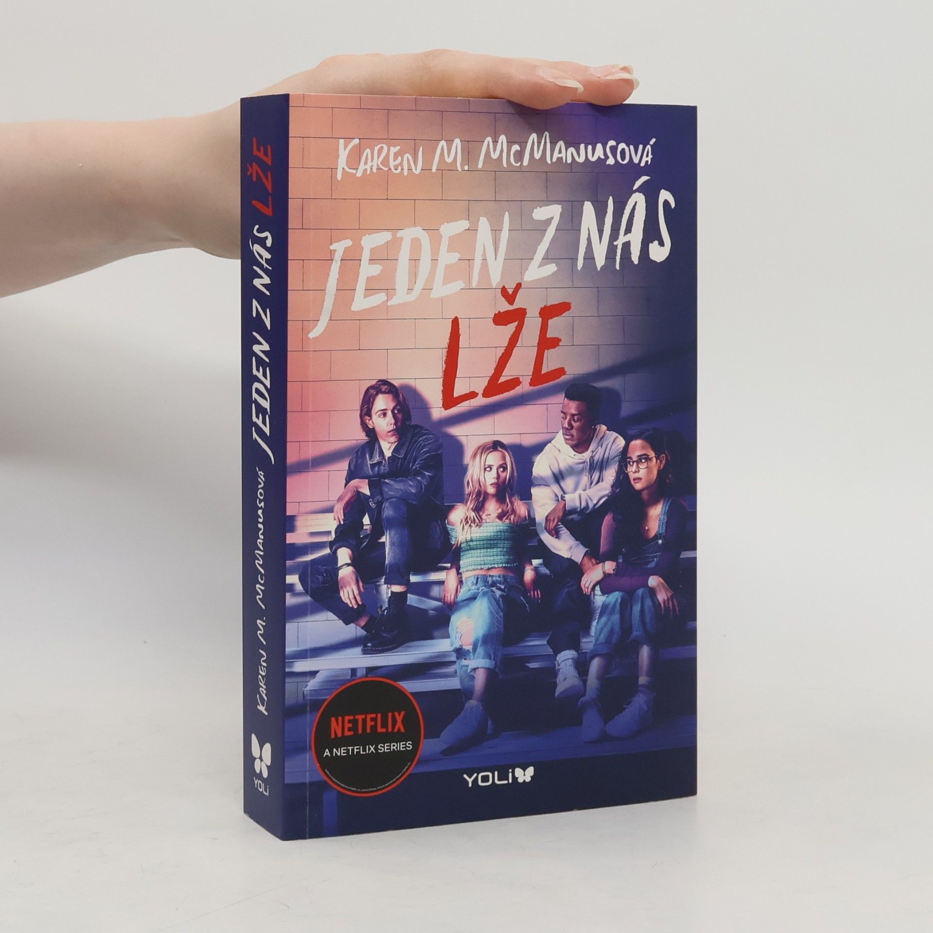 Karen M. McManus Jeden z nás lže