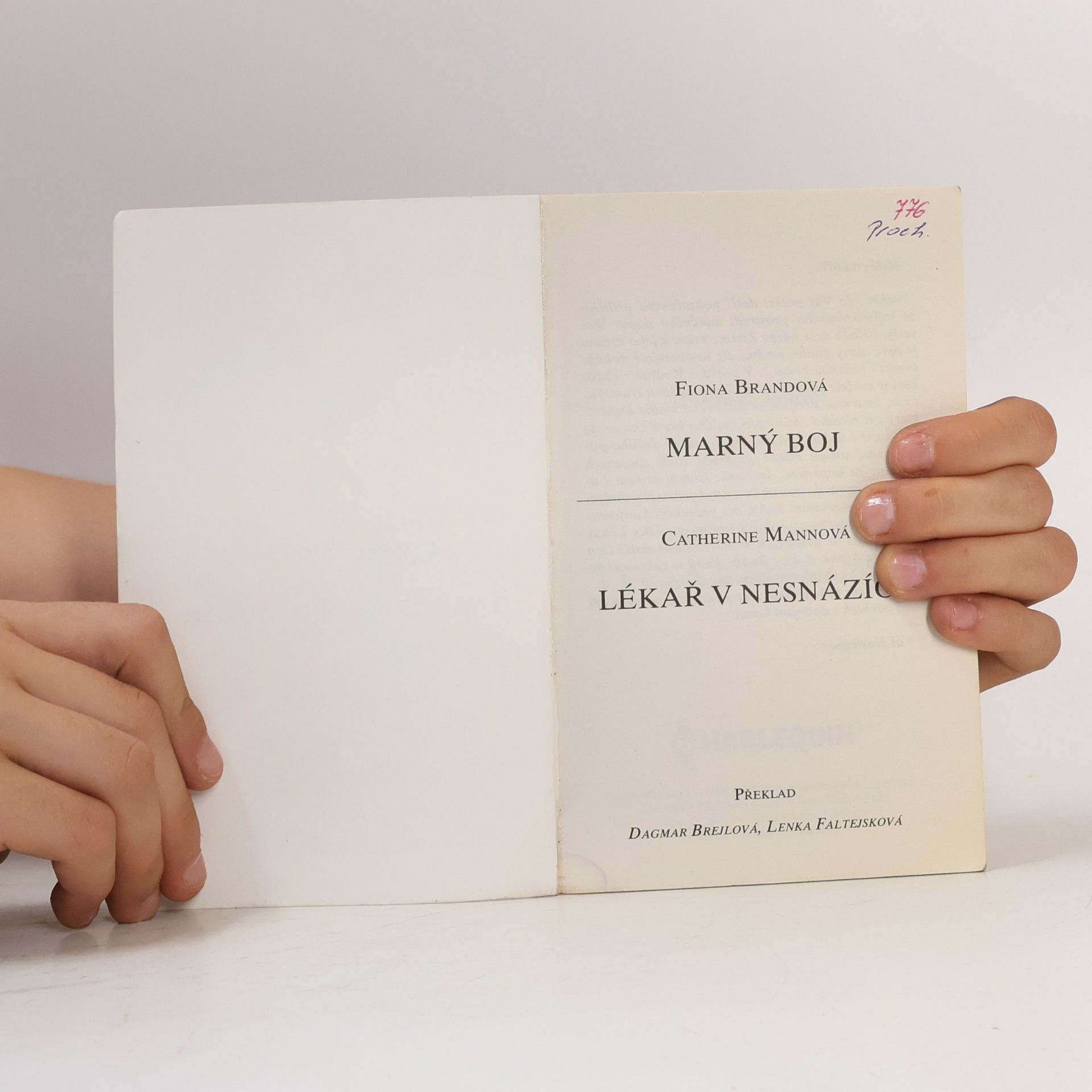 Catherine Mann Marný boj / Lékař v nesnázích