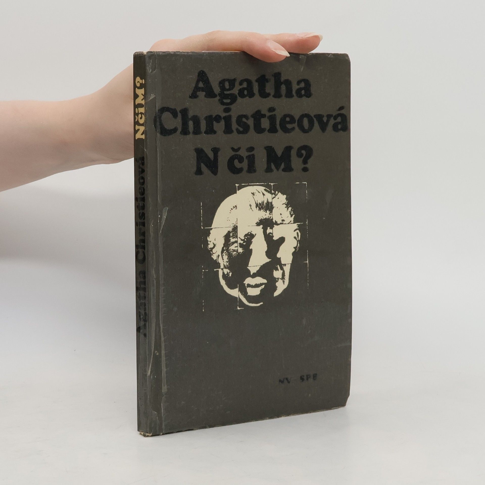 Agatha Christie N či M?