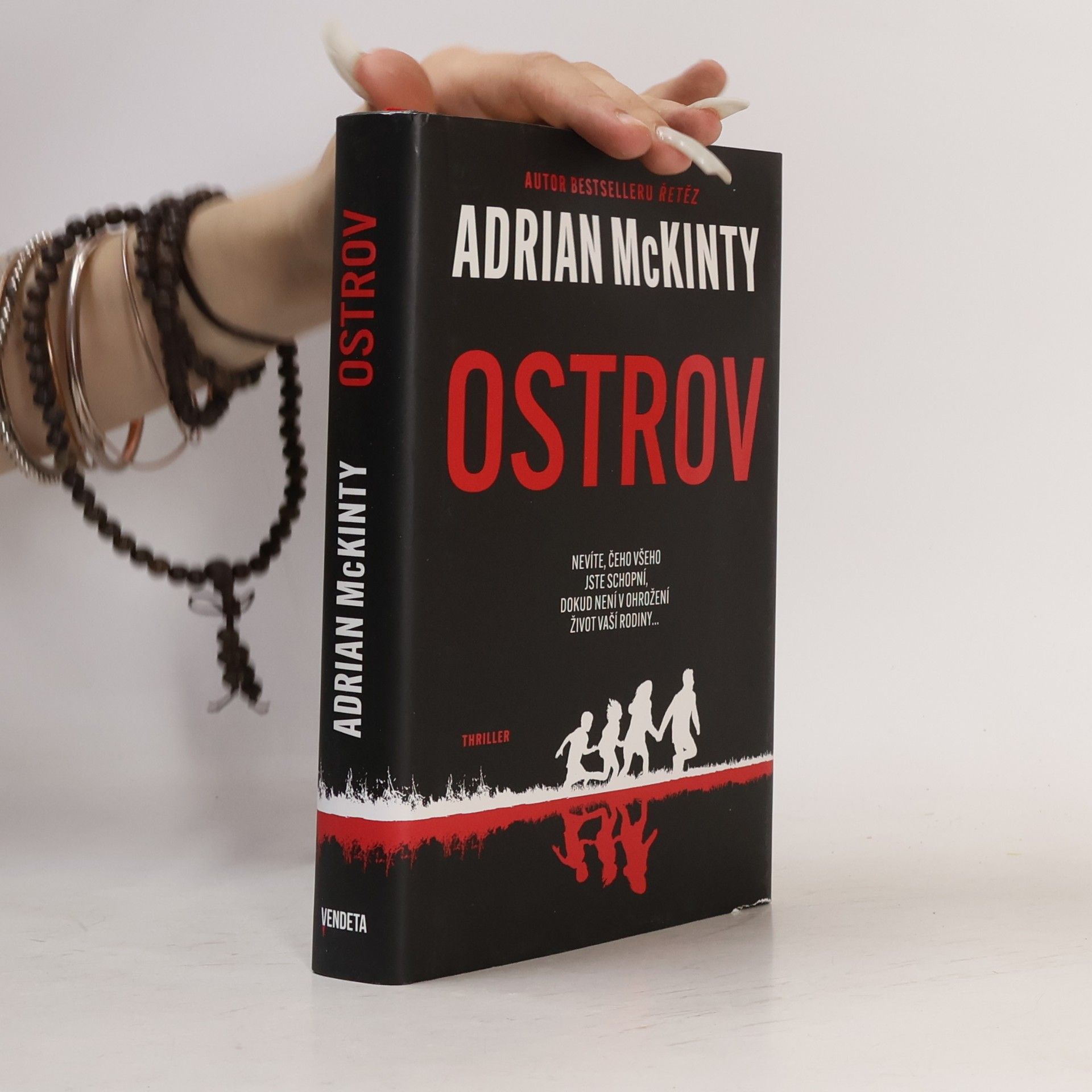 Adrian McKinty Ostrov
