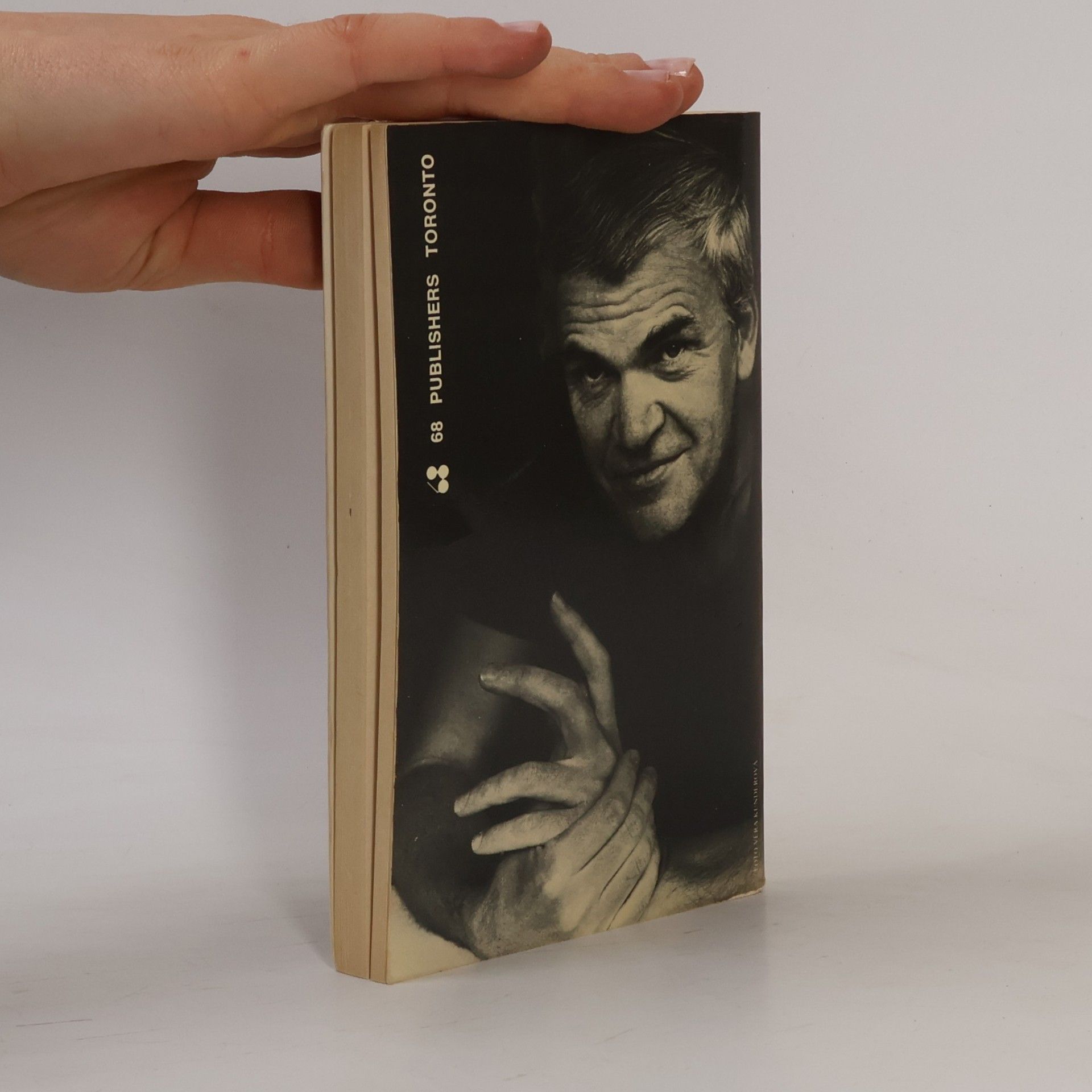 Milan Kundera Kniha smíchu a zapomnění
