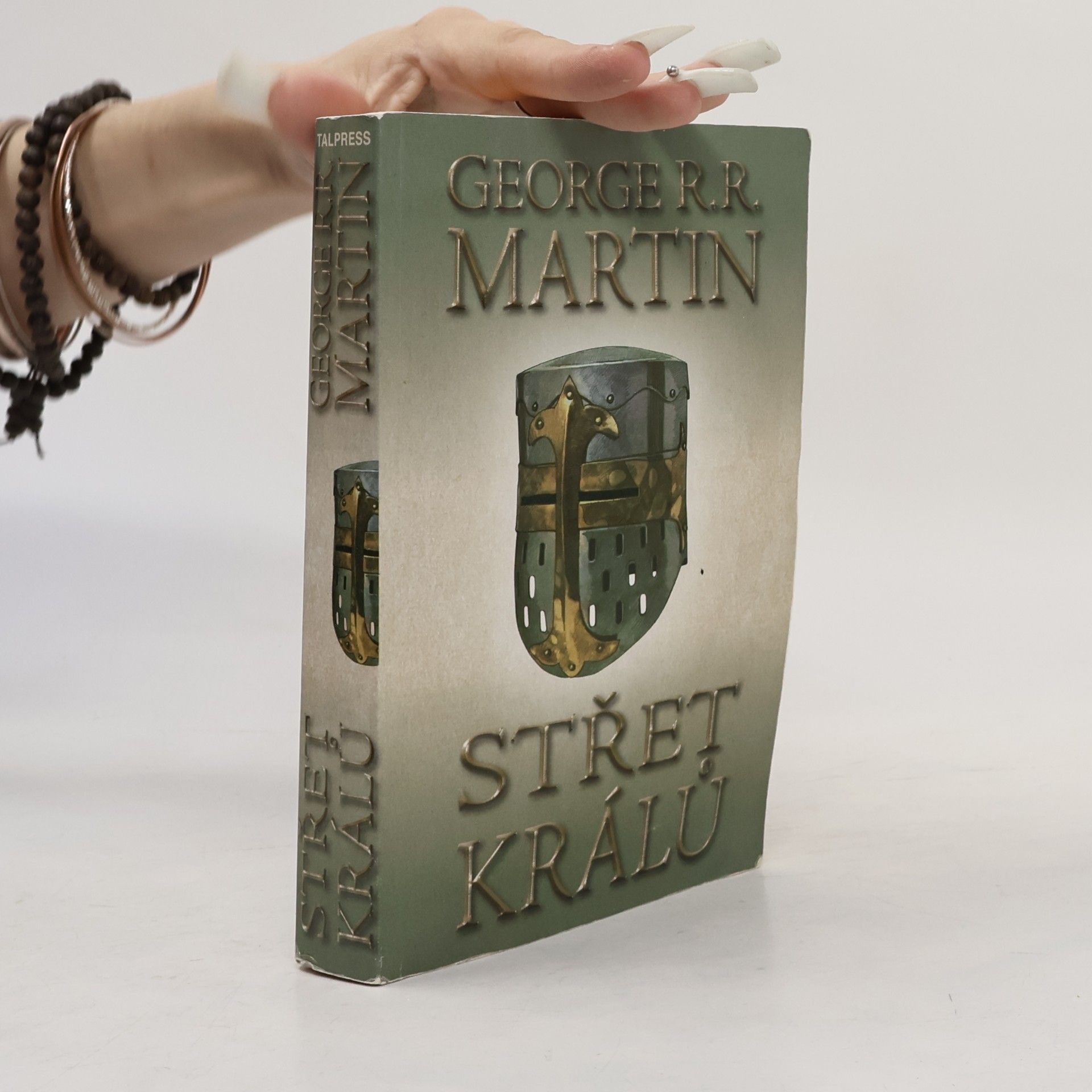 George R. R. Martin Střet králů. Část první