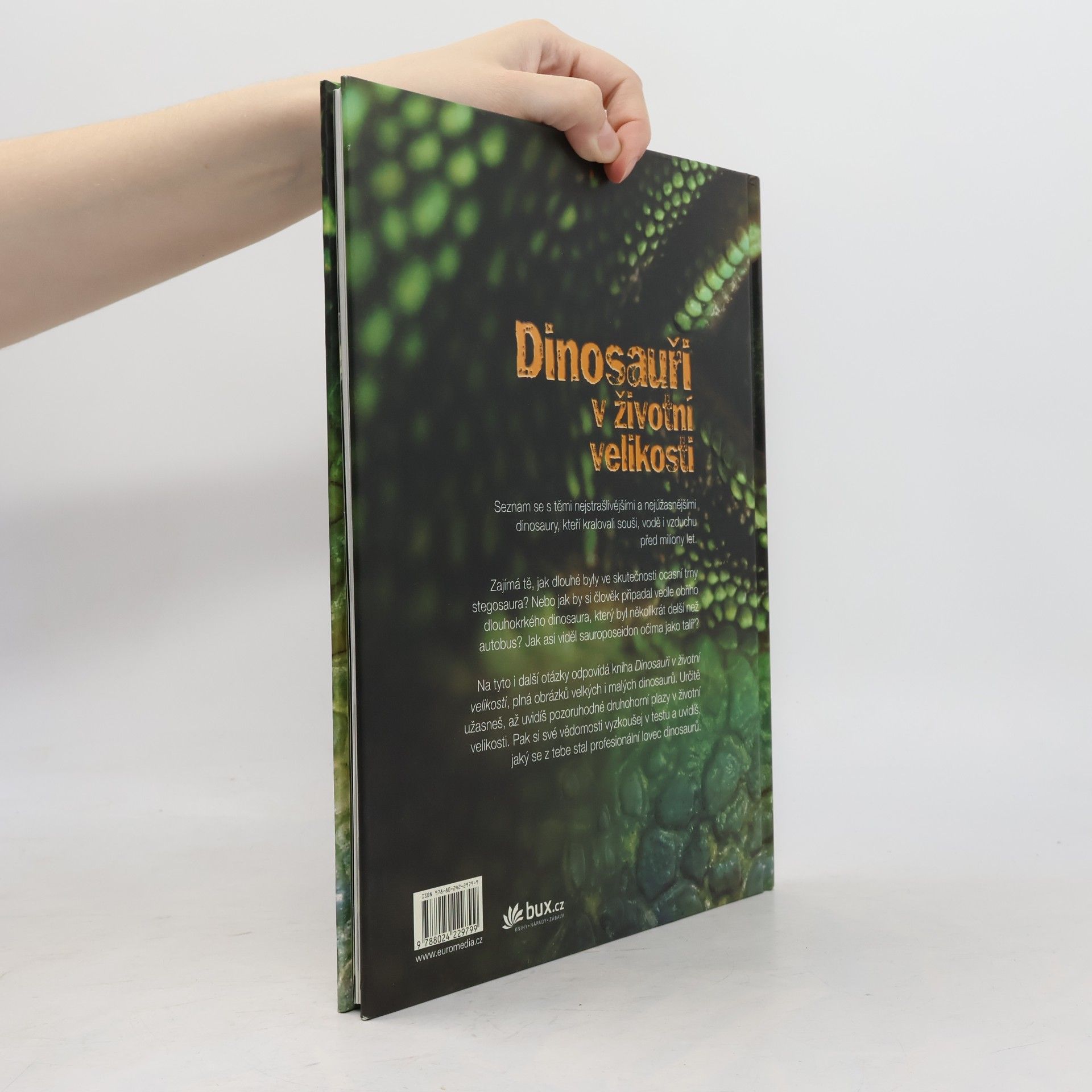 Darren Naish Dinosauři v životní velikosti