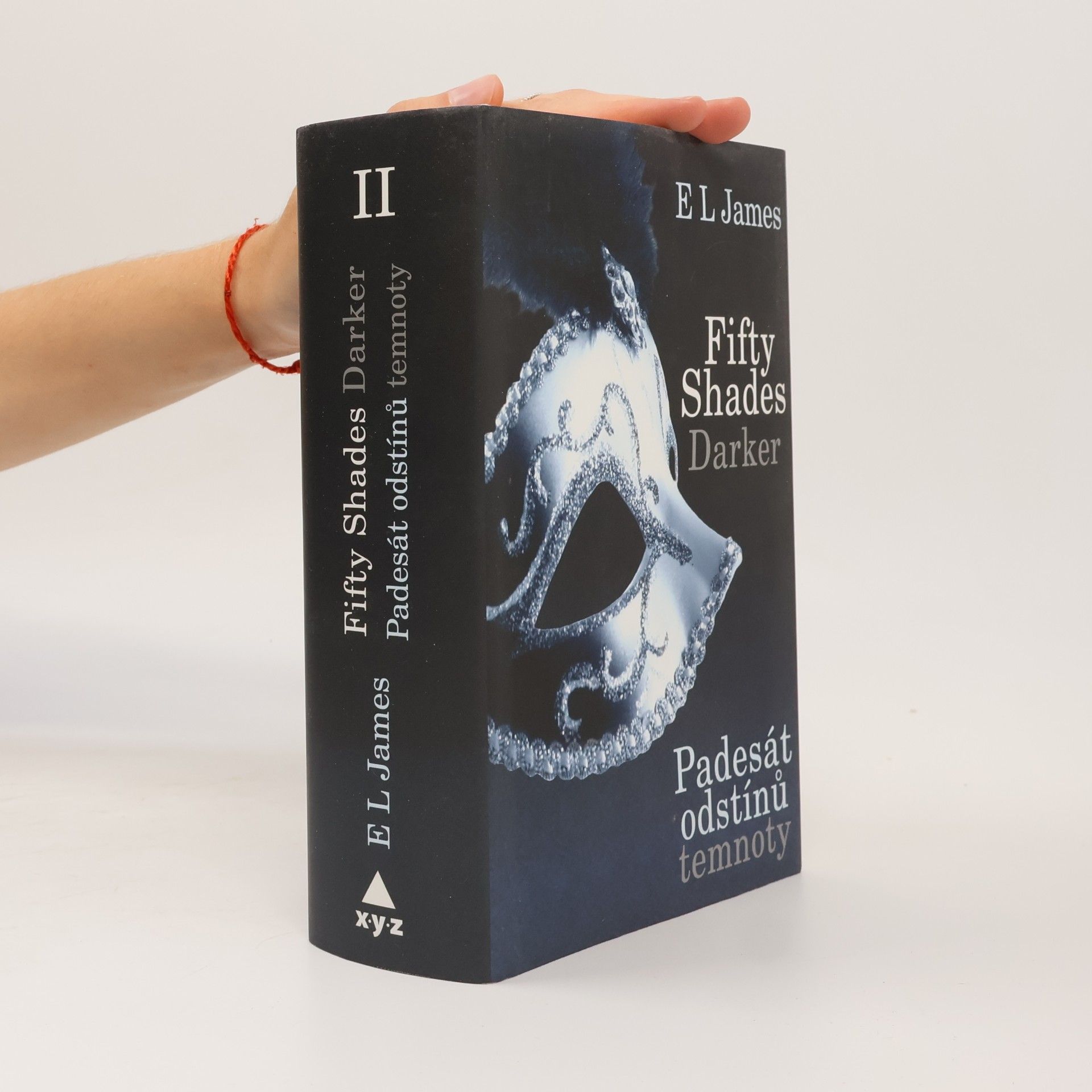 E. L. James Padesát odstínů temnoty