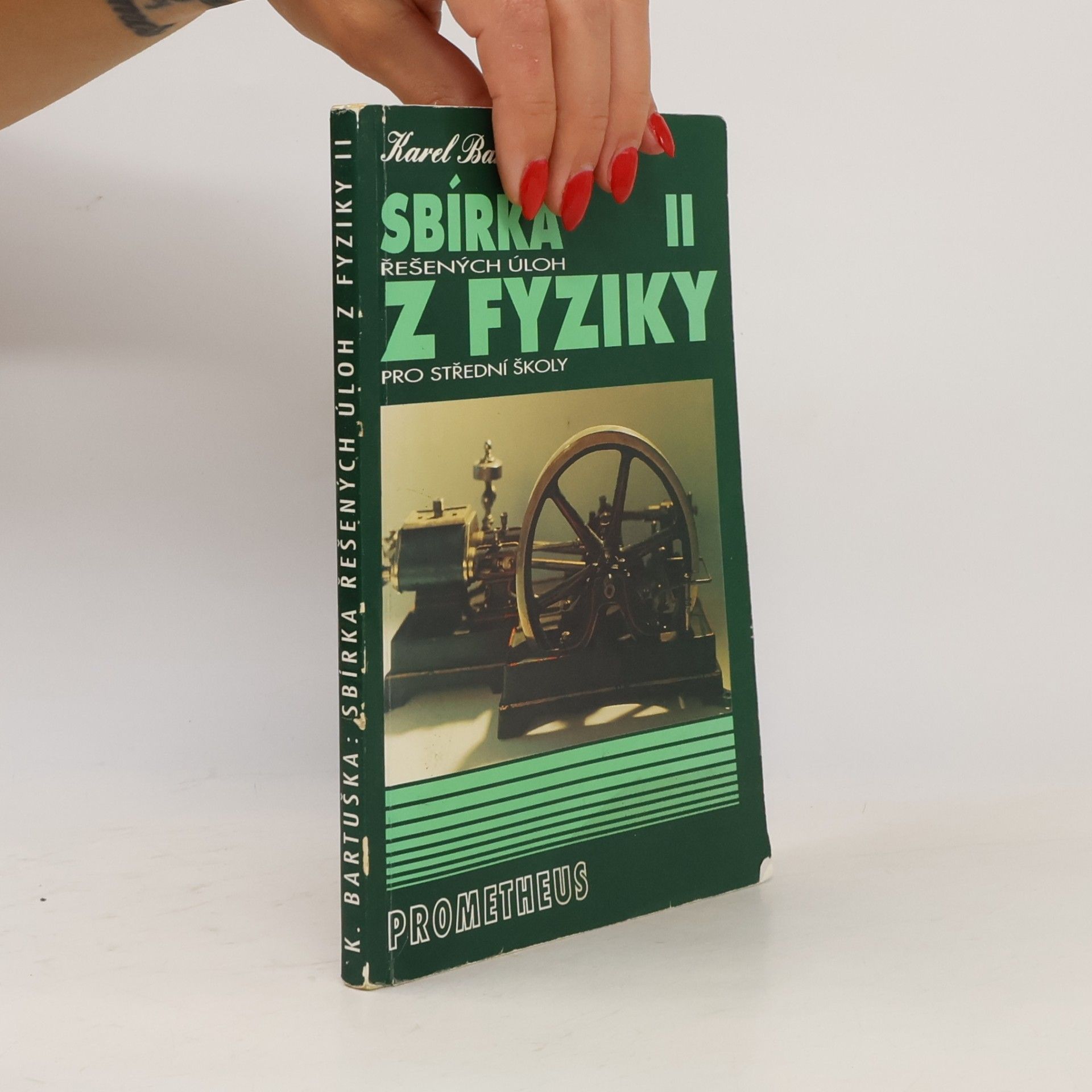 Karel Bartuška Sbírka řešených úloh z fyziky pro střední školy. II, Molekulová fyzika a termika Molekulová fyzika a termik