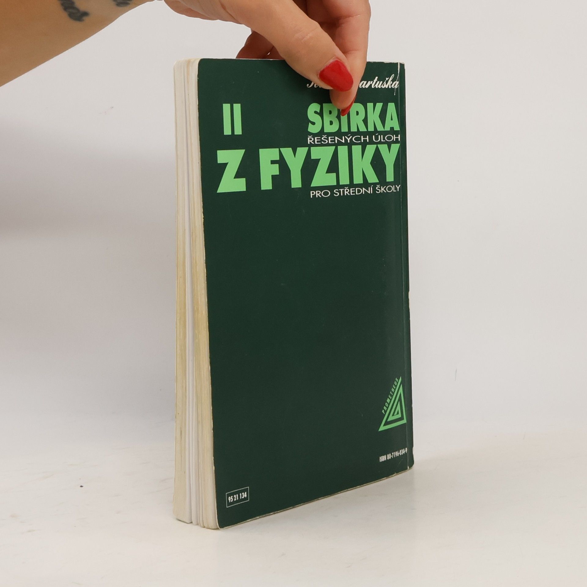Karel Bartuška Sbírka řešených úloh z fyziky pro střední školy. II, Molekulová fyzika a termika Molekulová fyzika a termik