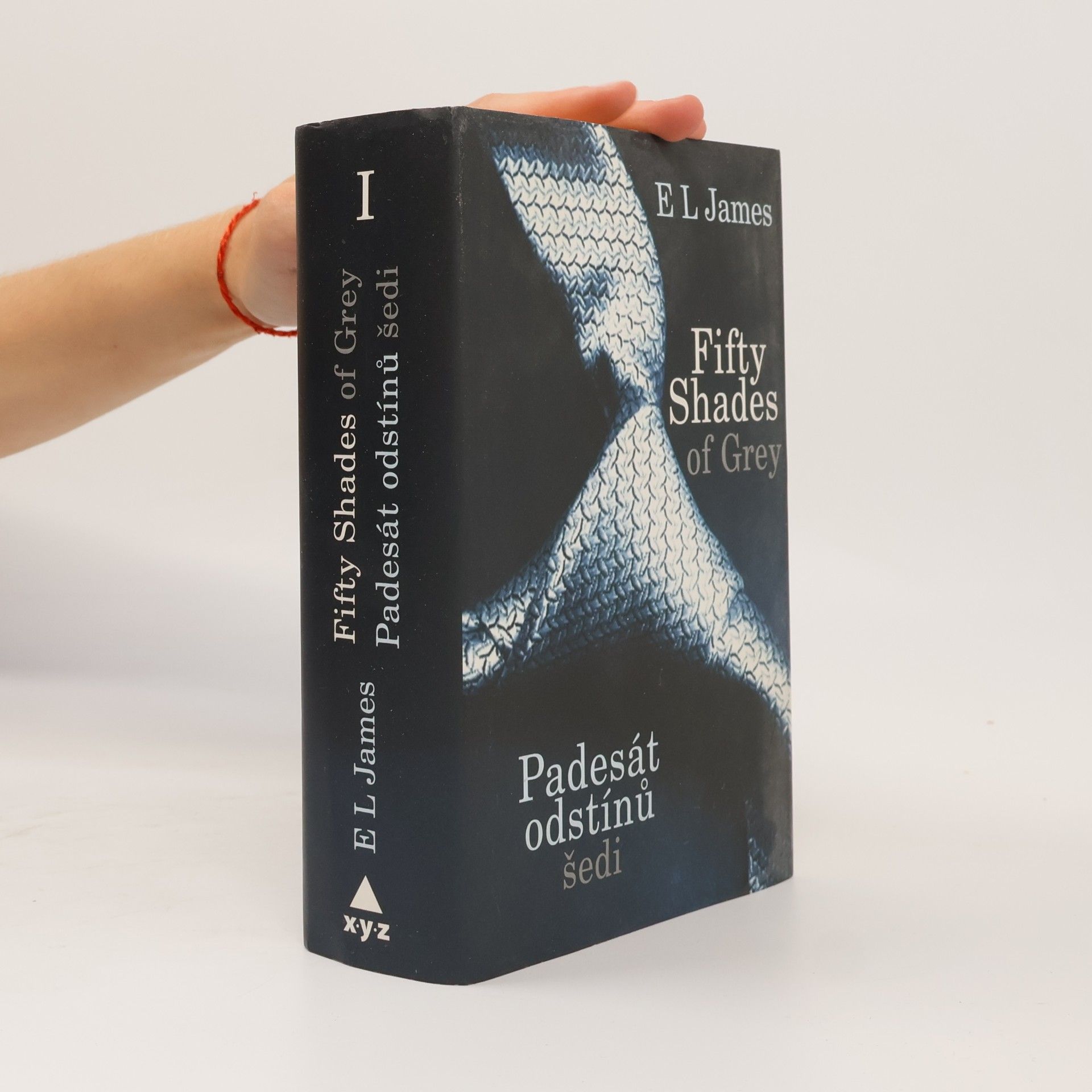 E. L. James Padesát odstínů šedi