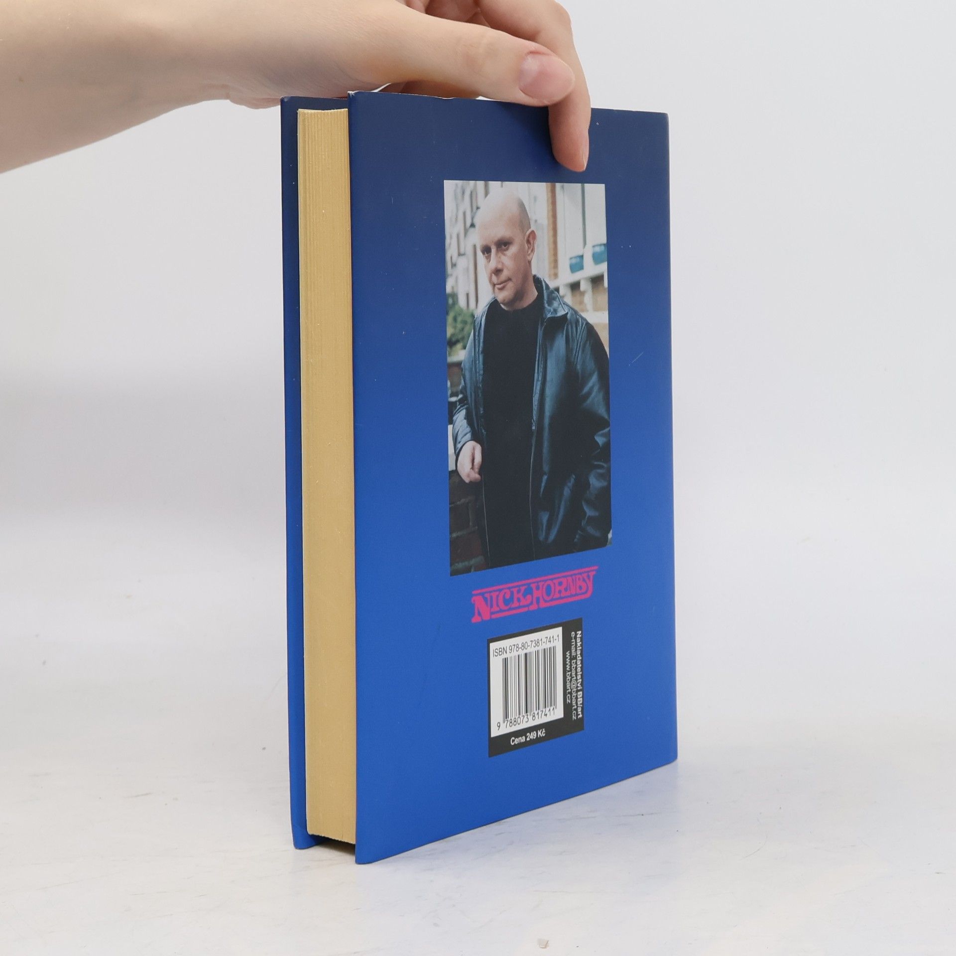 Nick Hornby Julie, demoverze