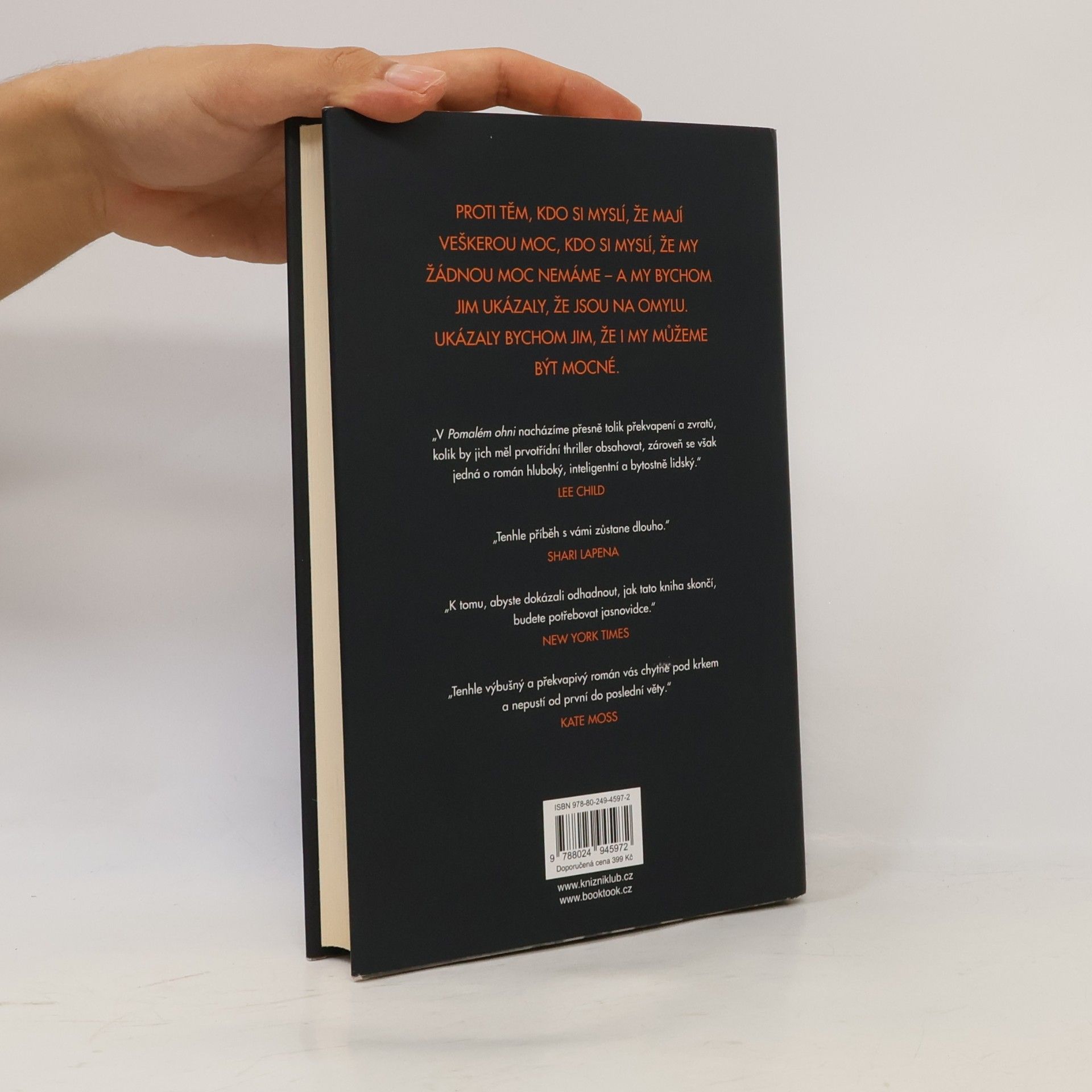 Paula Hawkins Pomalu hořící oheň