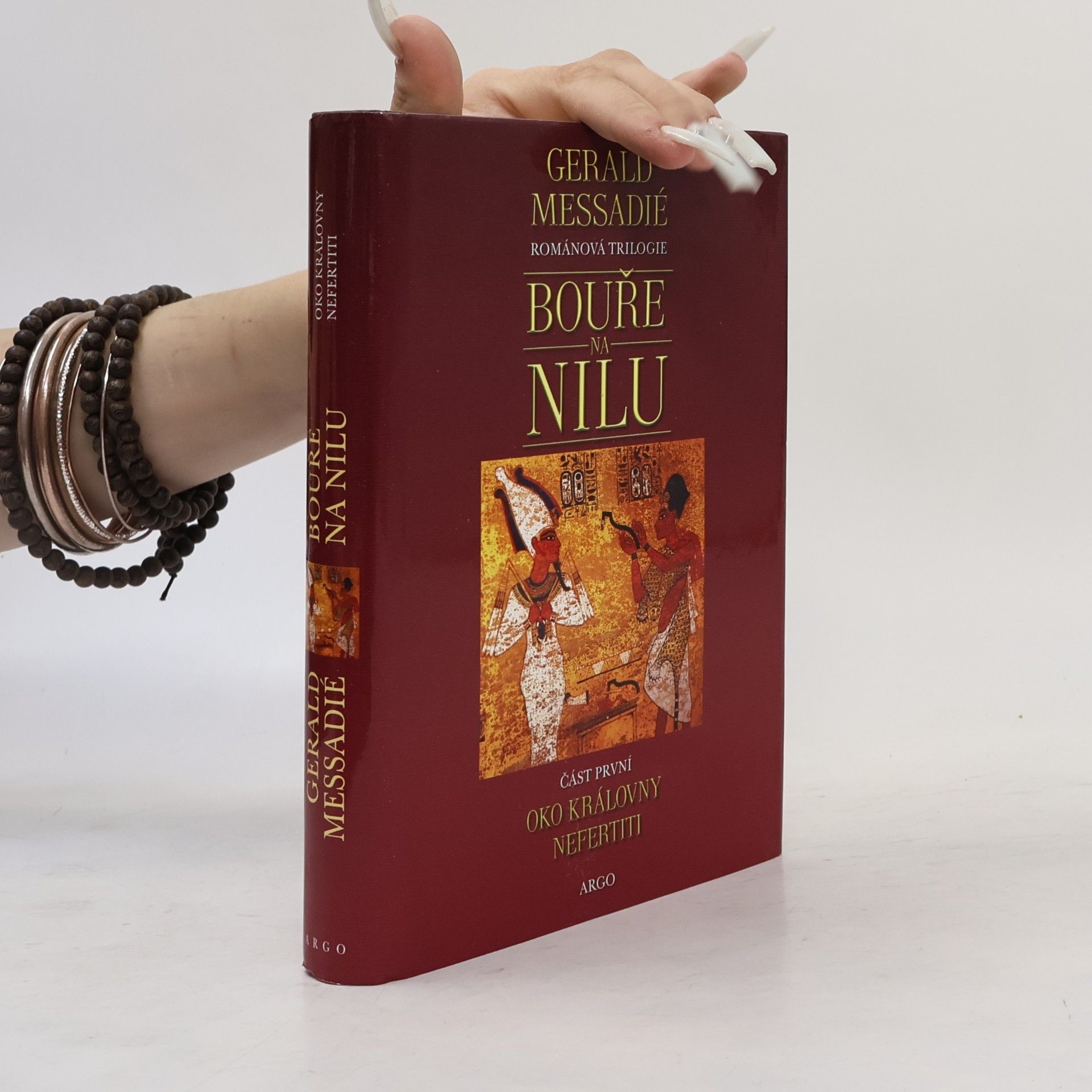 Gerald Messadié Bouře na Nilu. 1. díl, Oko královny Nefertiti