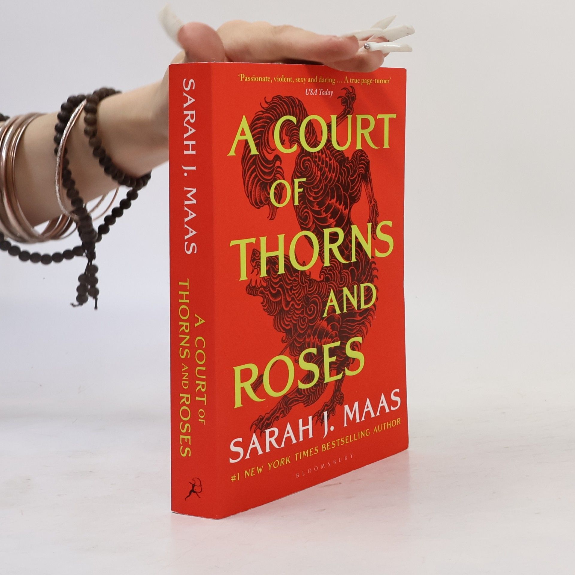 Sarah J. Maasová A Court of Thorns and Roses