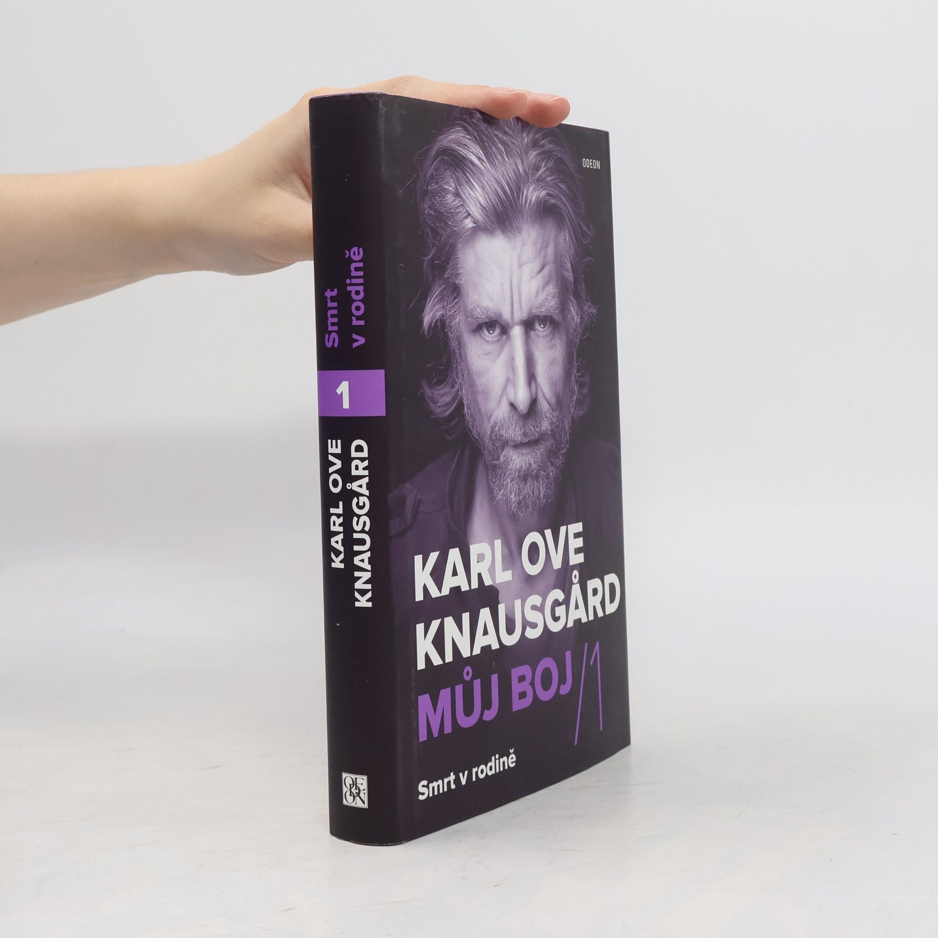 Karl Ove Knausgård Můj boj. 1, Smrt v rodině