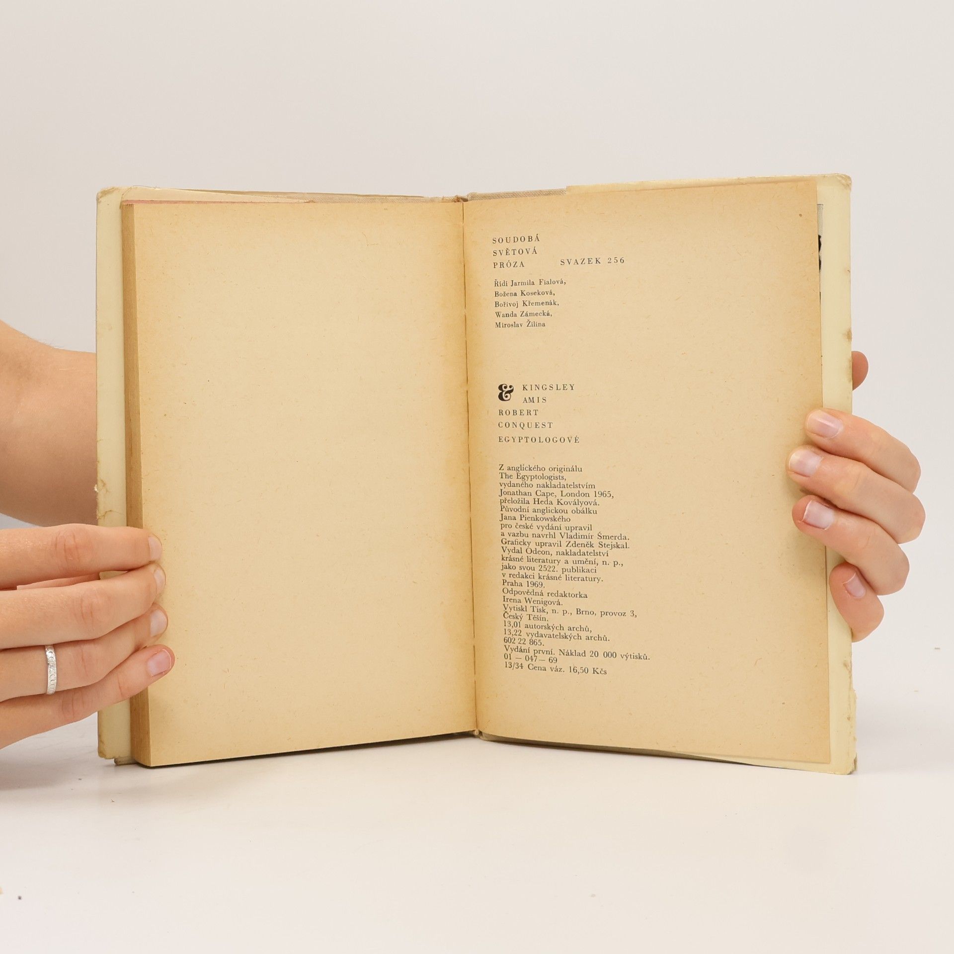 Kingsley Amis Egyptologové