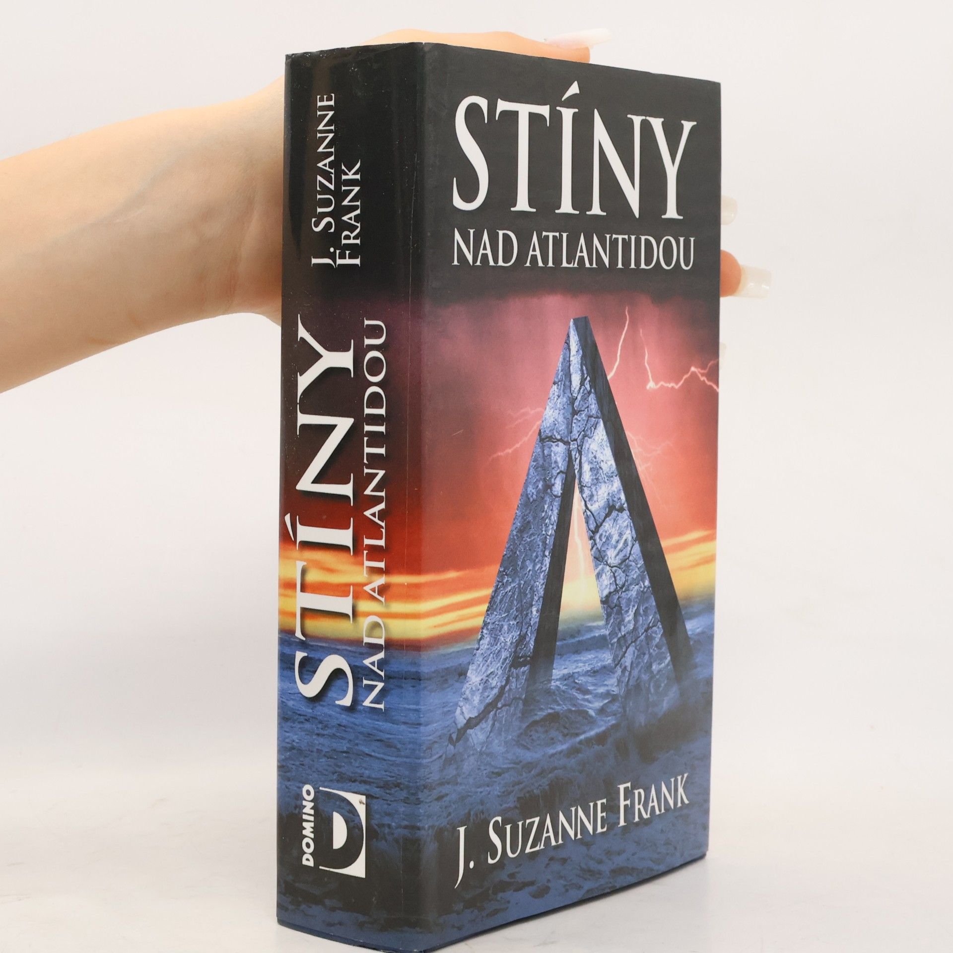 Suzanne Frank Stíny nad Atlantidou