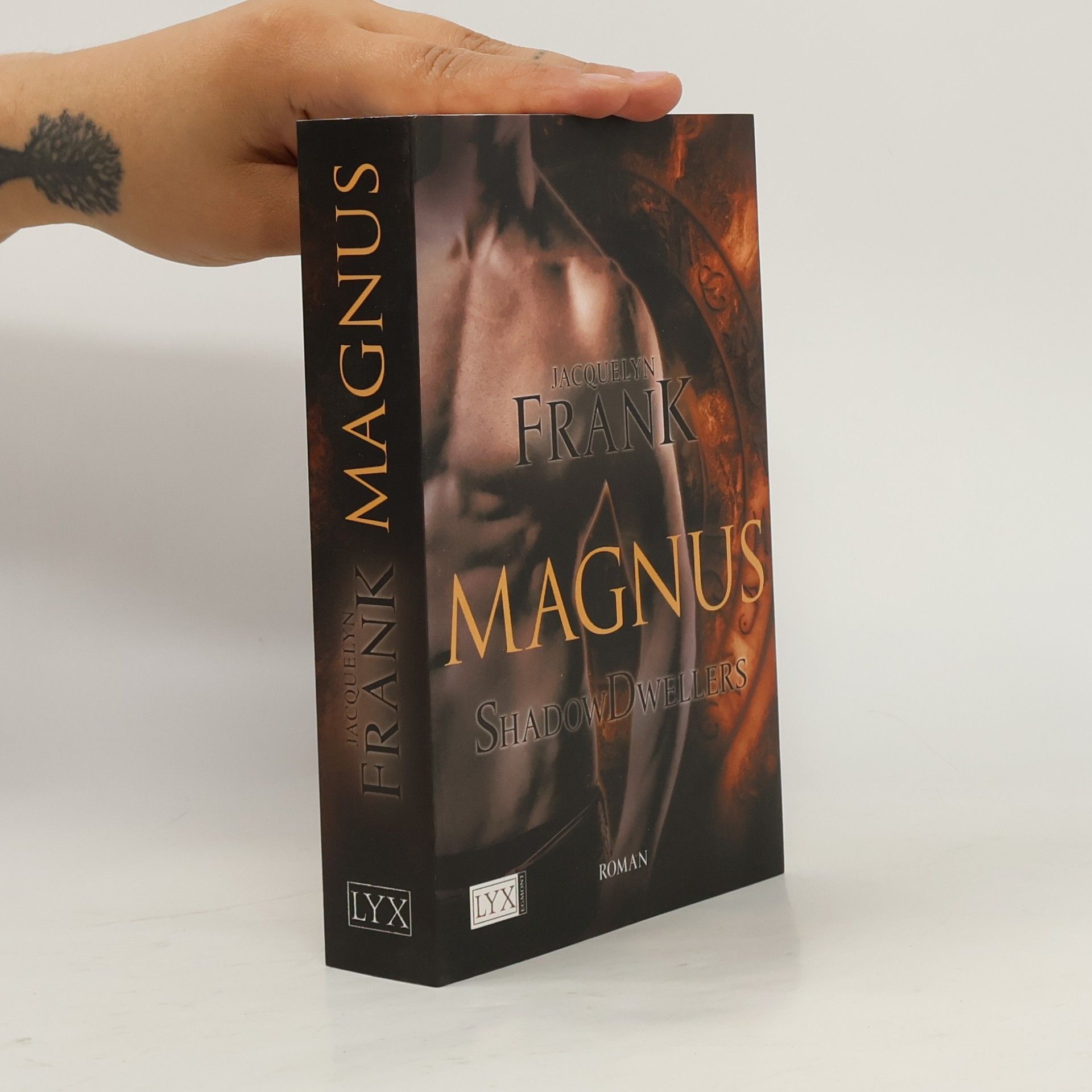 Frank Jaquelyn ShadowDwellers. Magnus