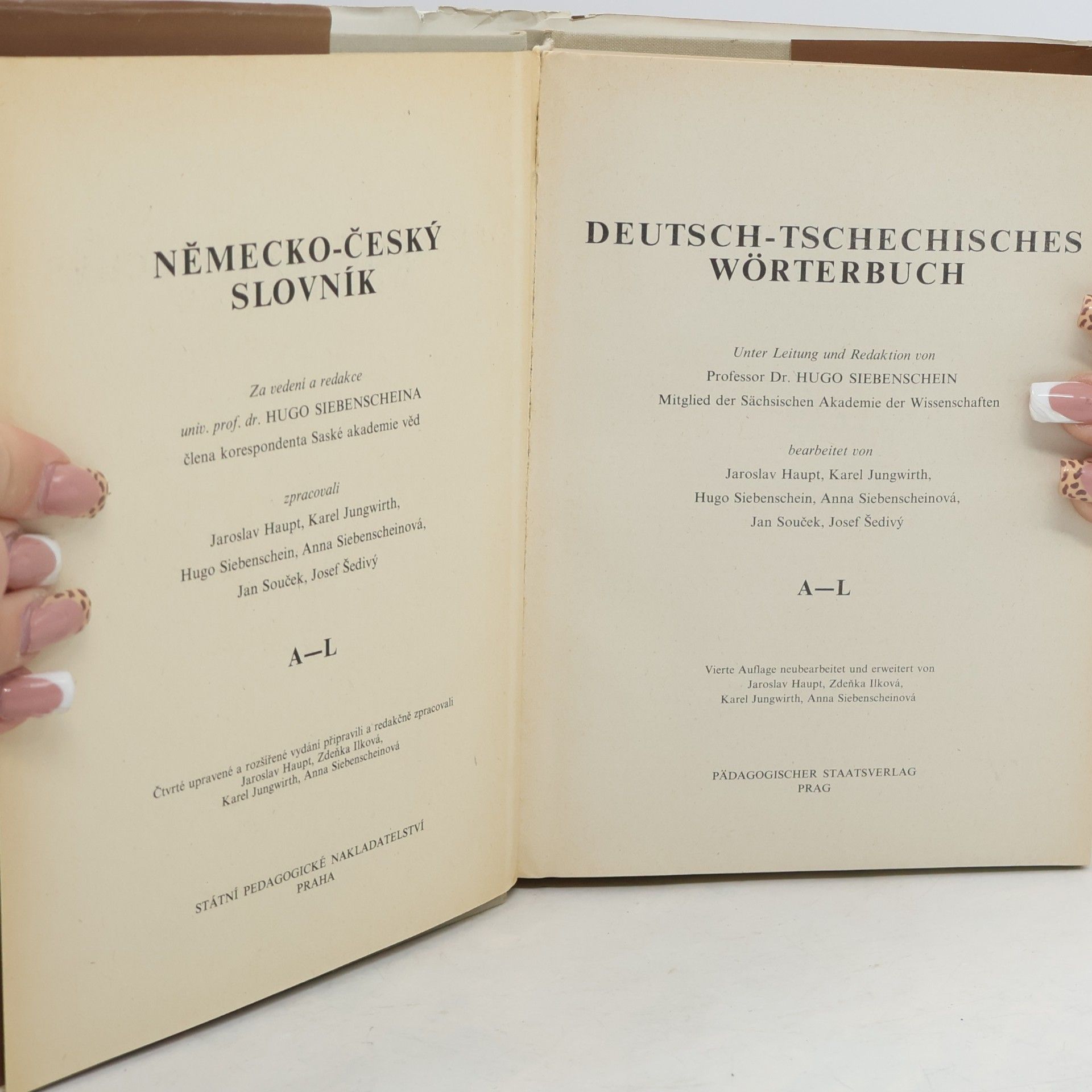 Hugo Siebenschein Německo-český slovník. A-L. 1. díl