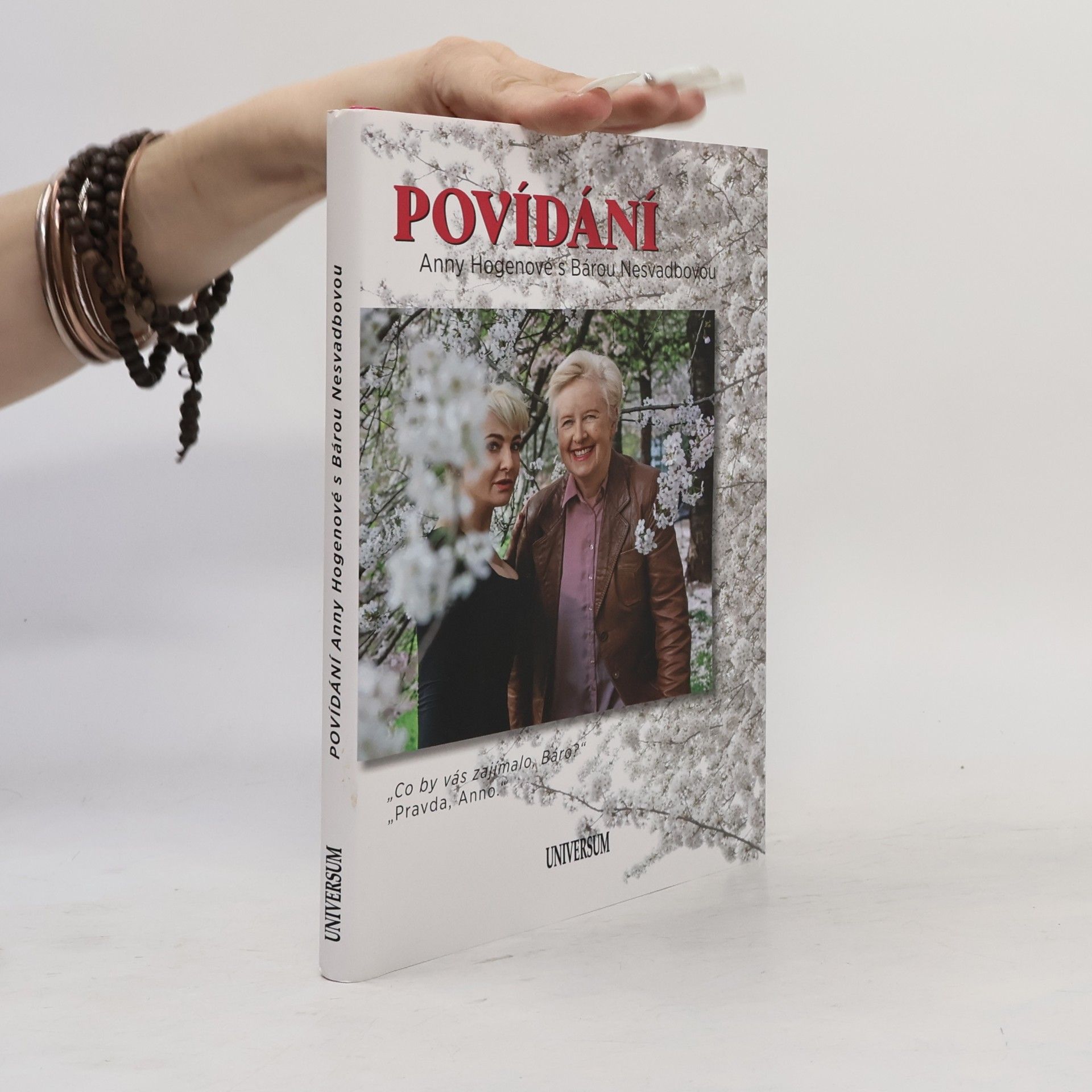 Anna Hogenová Povídání Anny Hogenové s Bárou Nesvadbovou