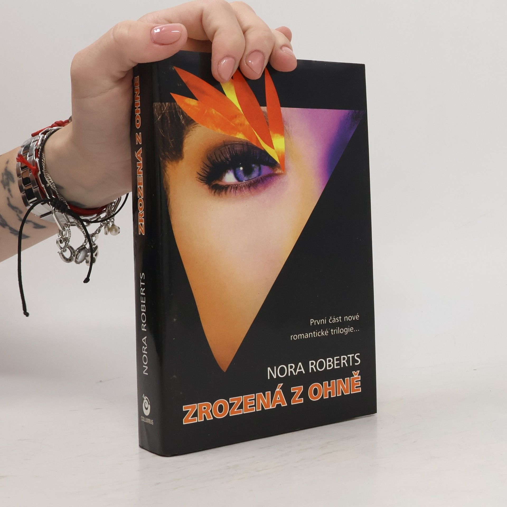 Nora Roberts Zrozená z ohně