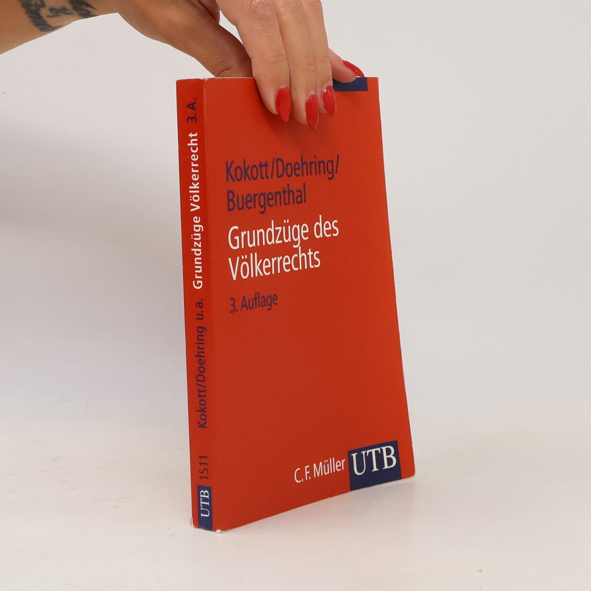 UTB: Grundzüge des Völkerrechts