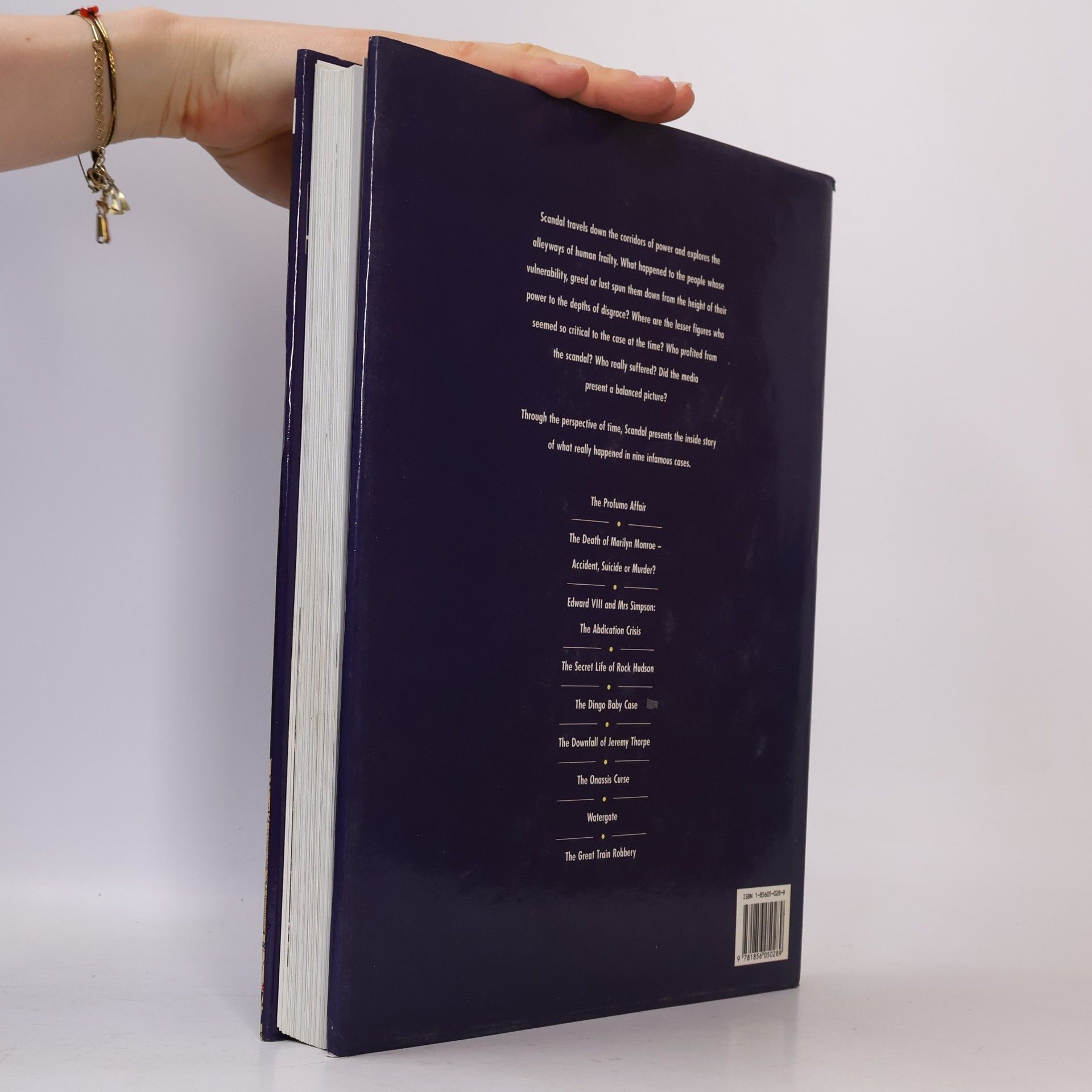 Various authors Scandal. Inside Stories of Power, Intrigue and Corruption