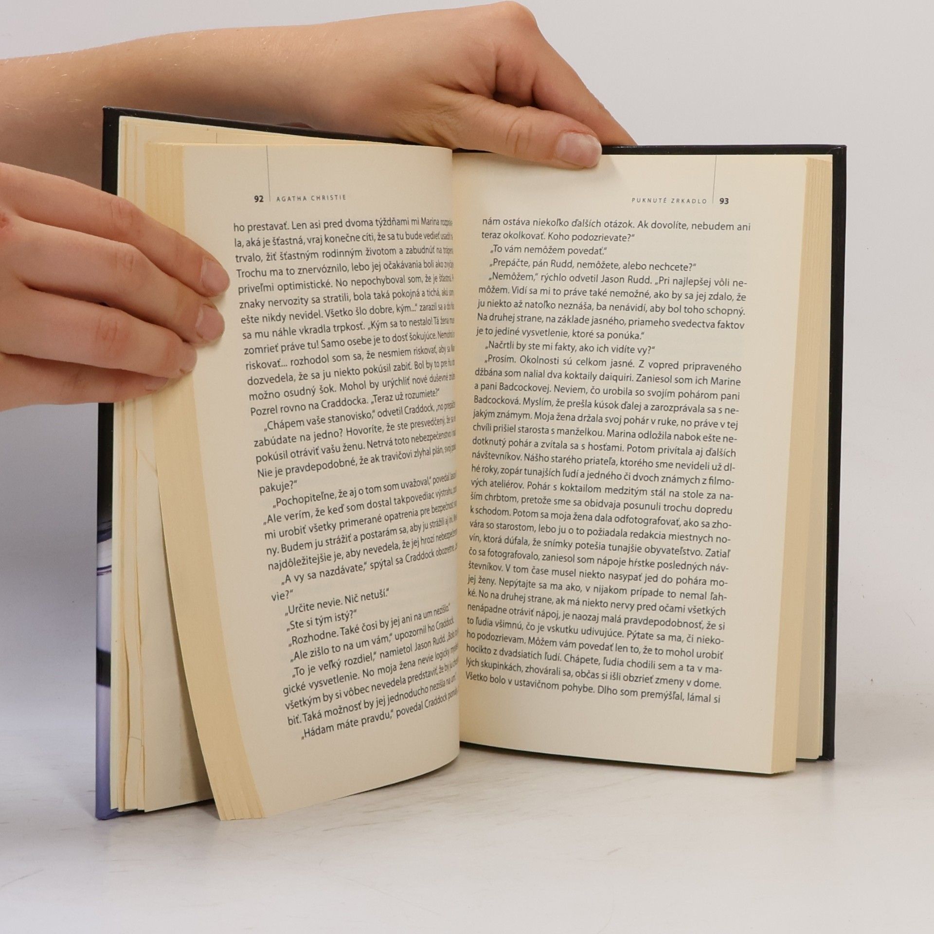Agatha Christie Puknuté zrkadlo