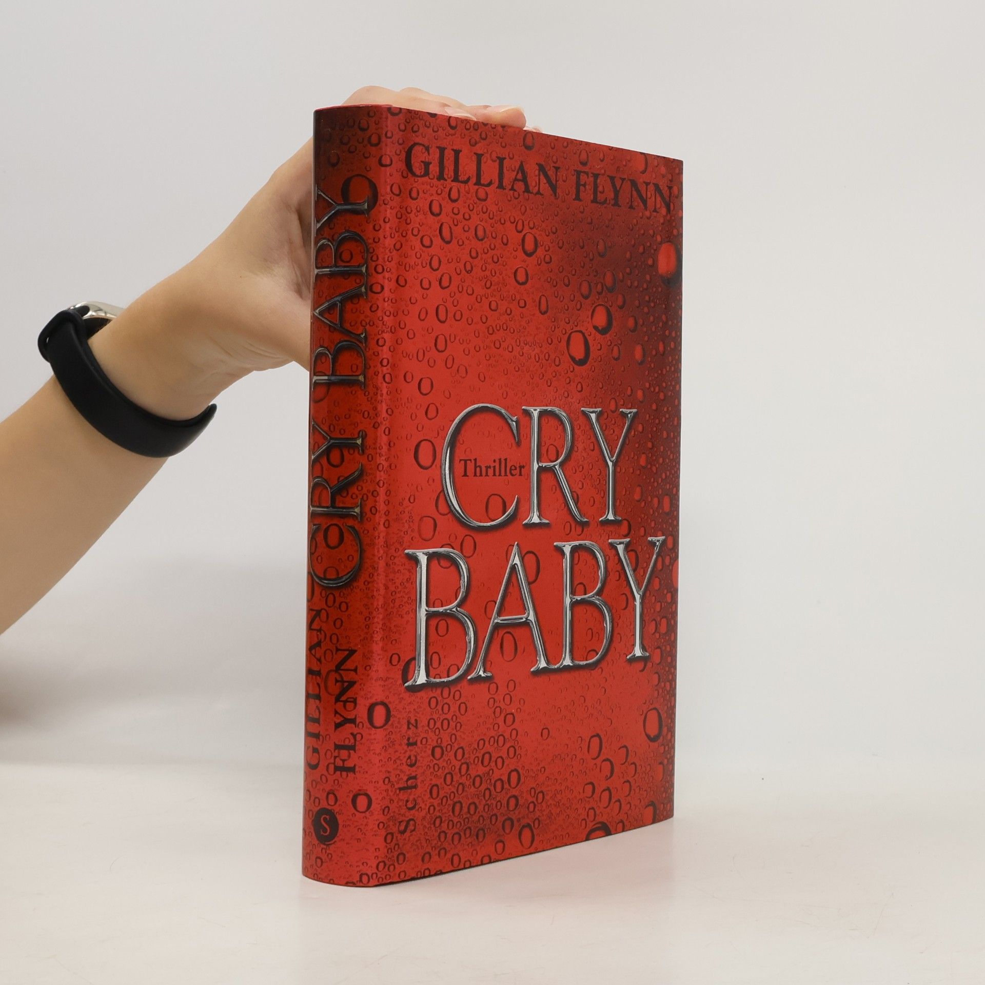 Gillian Flynn Cry baby