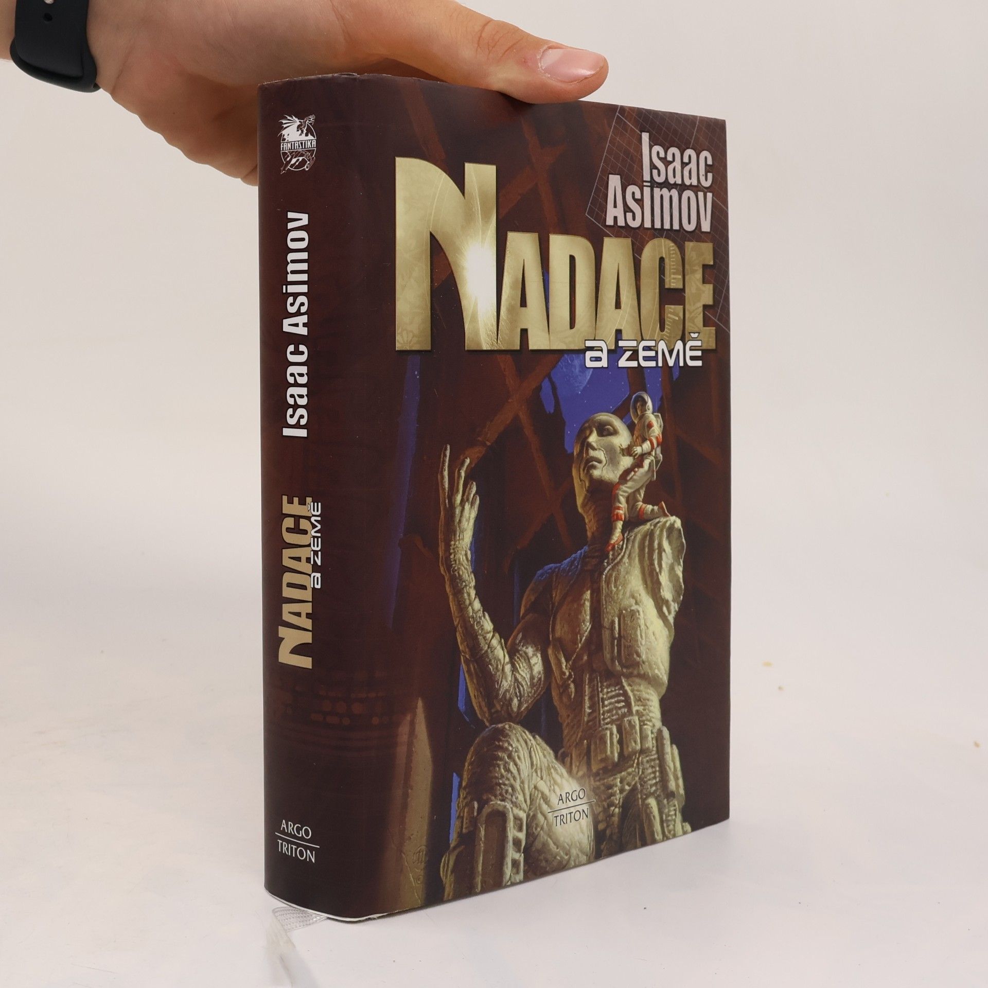 Isaac Asimov Nadace a Země
