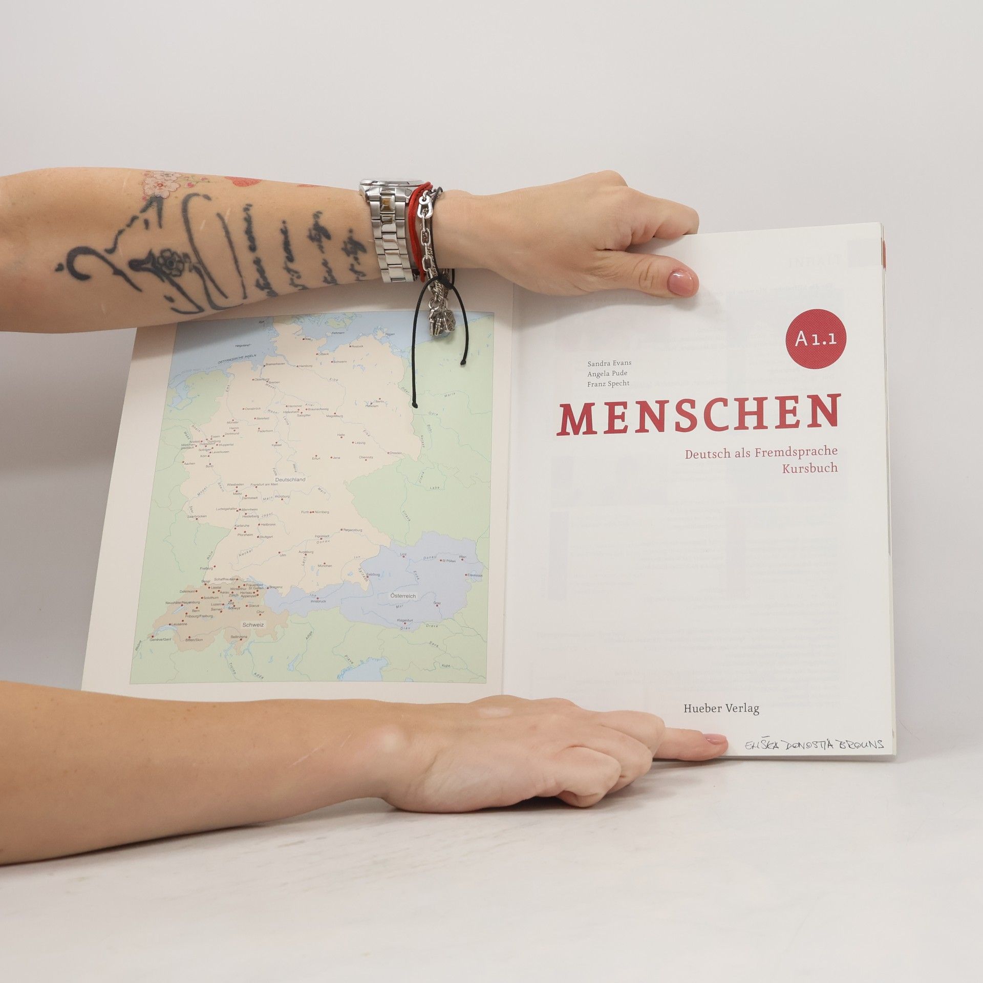Collectif d'auteurs Menschen A1. Deutsch als Fremdsprache. Kursbuch