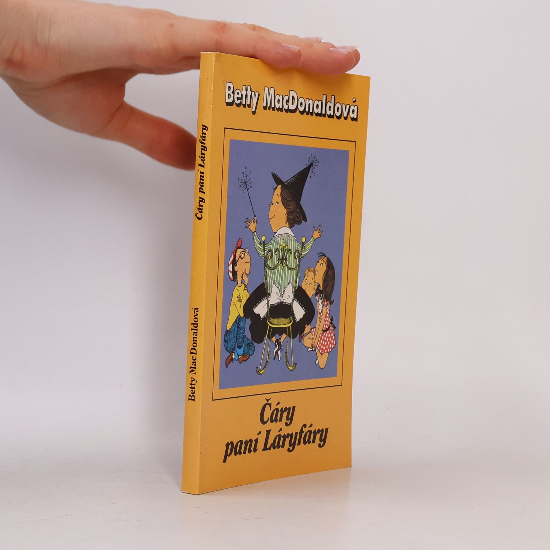 Betty MacDonald Čáry paní Láryfáry