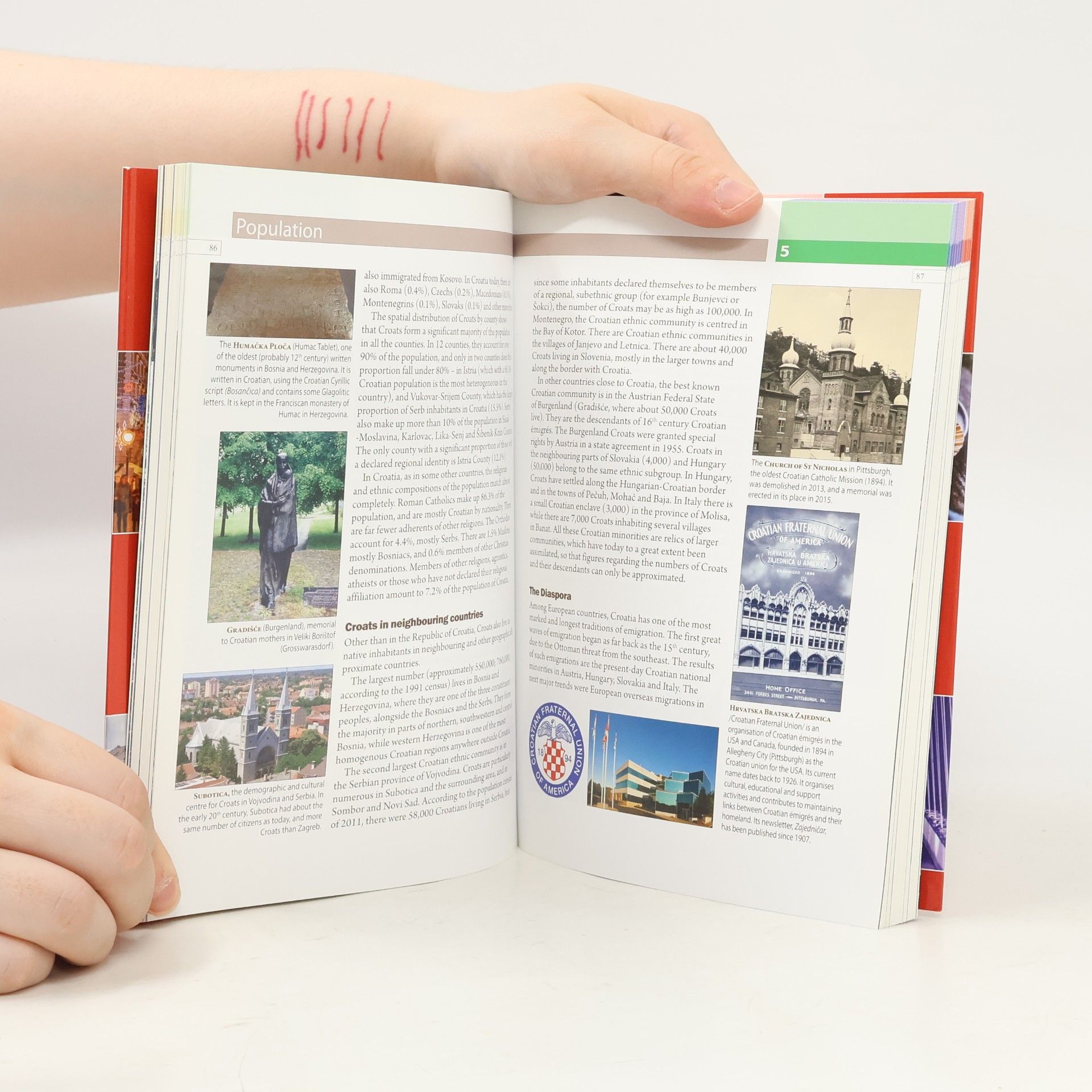 Collectif d'auteurs Croatia : the land and its people