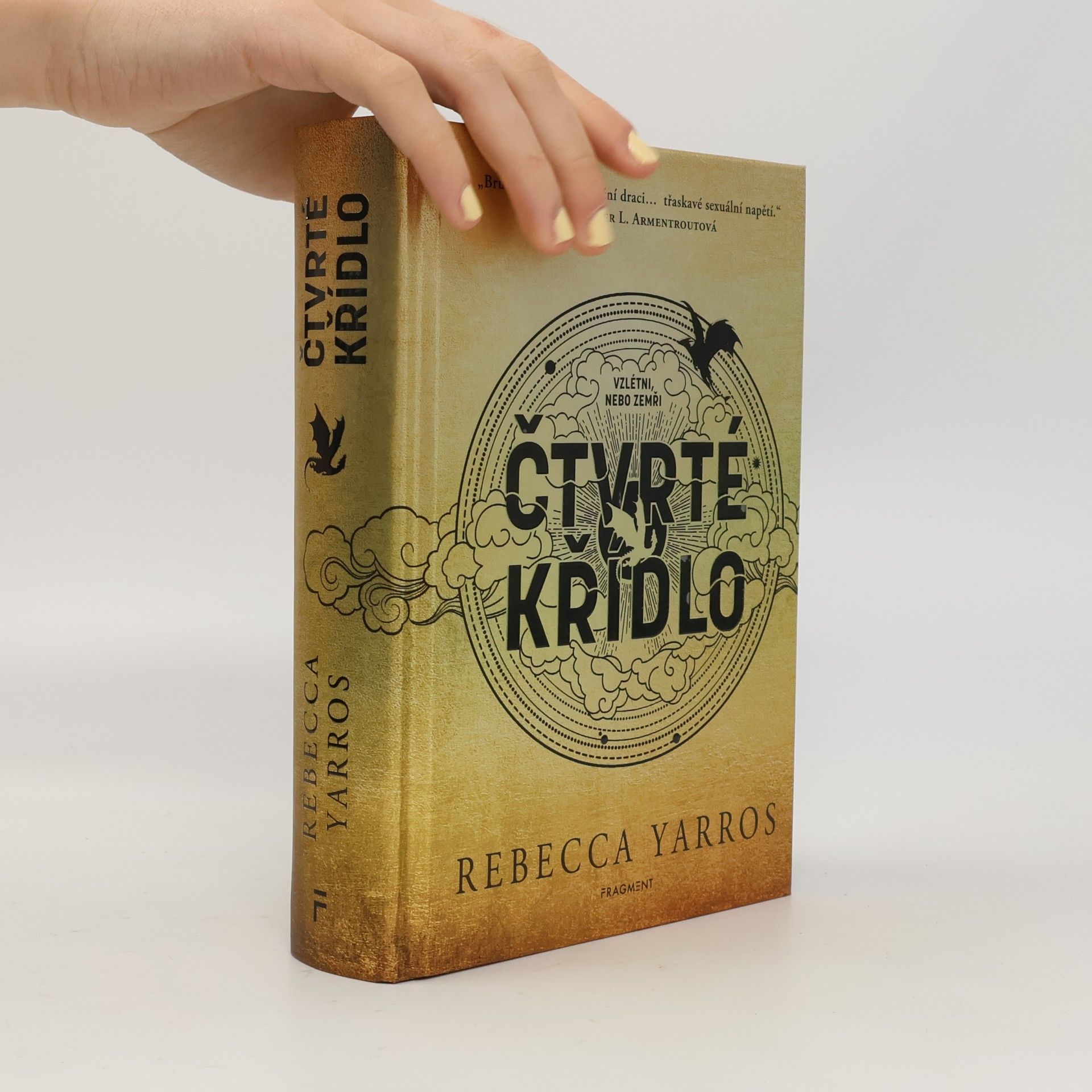 Rebecca Yarros Čtvrté křídlo