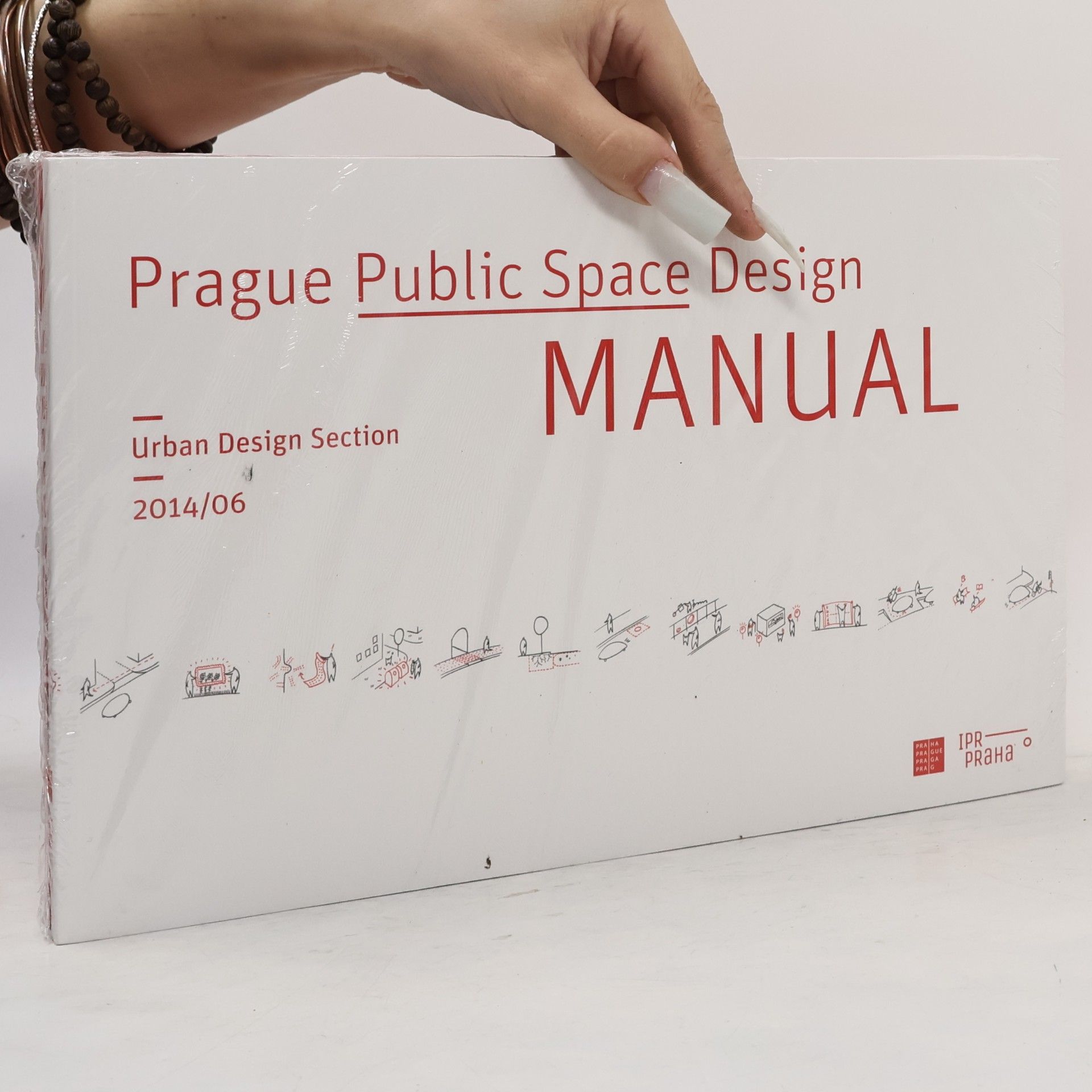Collectif d'auteurs Prague Public Space Design Manual + Development Strategy/Proposal 2014/06