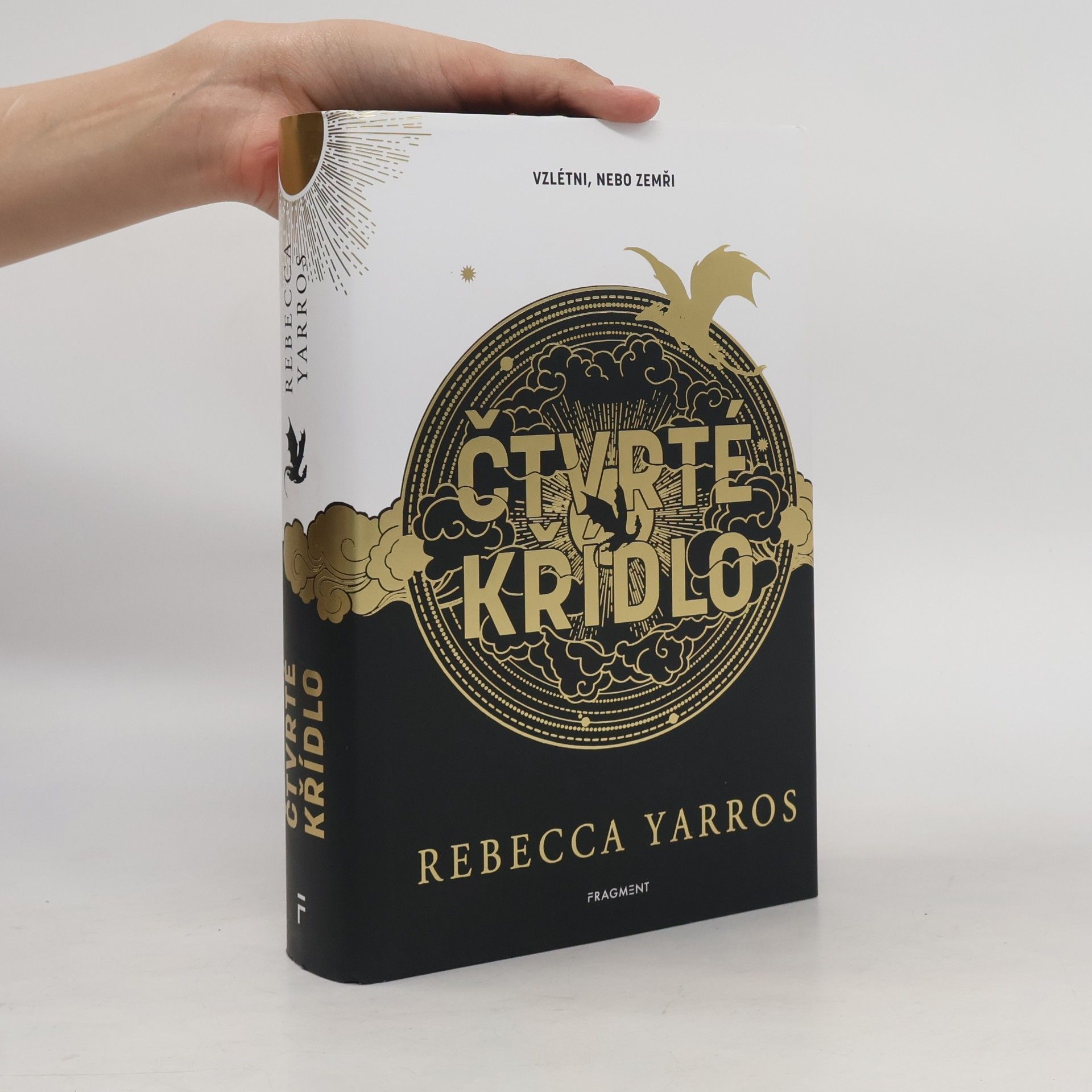 Rebecca Yarros Čtvrté křídlo