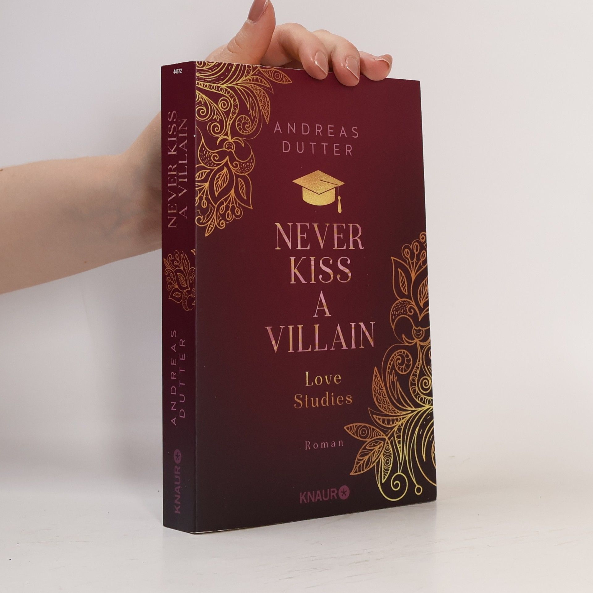 Andreas Dutter Love Studies: Never Kiss a Villain