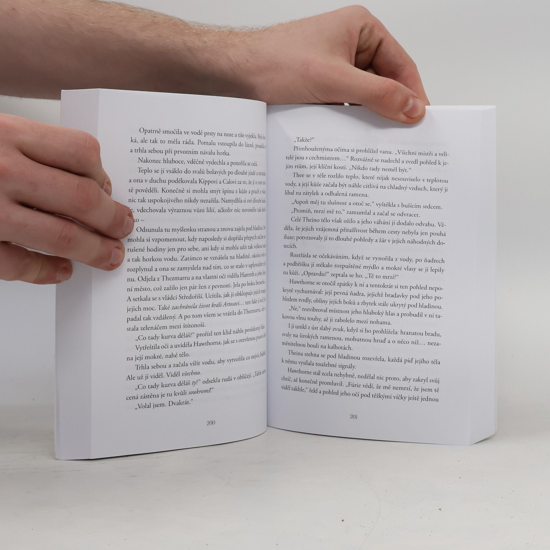 Helen Scheuerer Krev a ocel (recenzní výtisk)