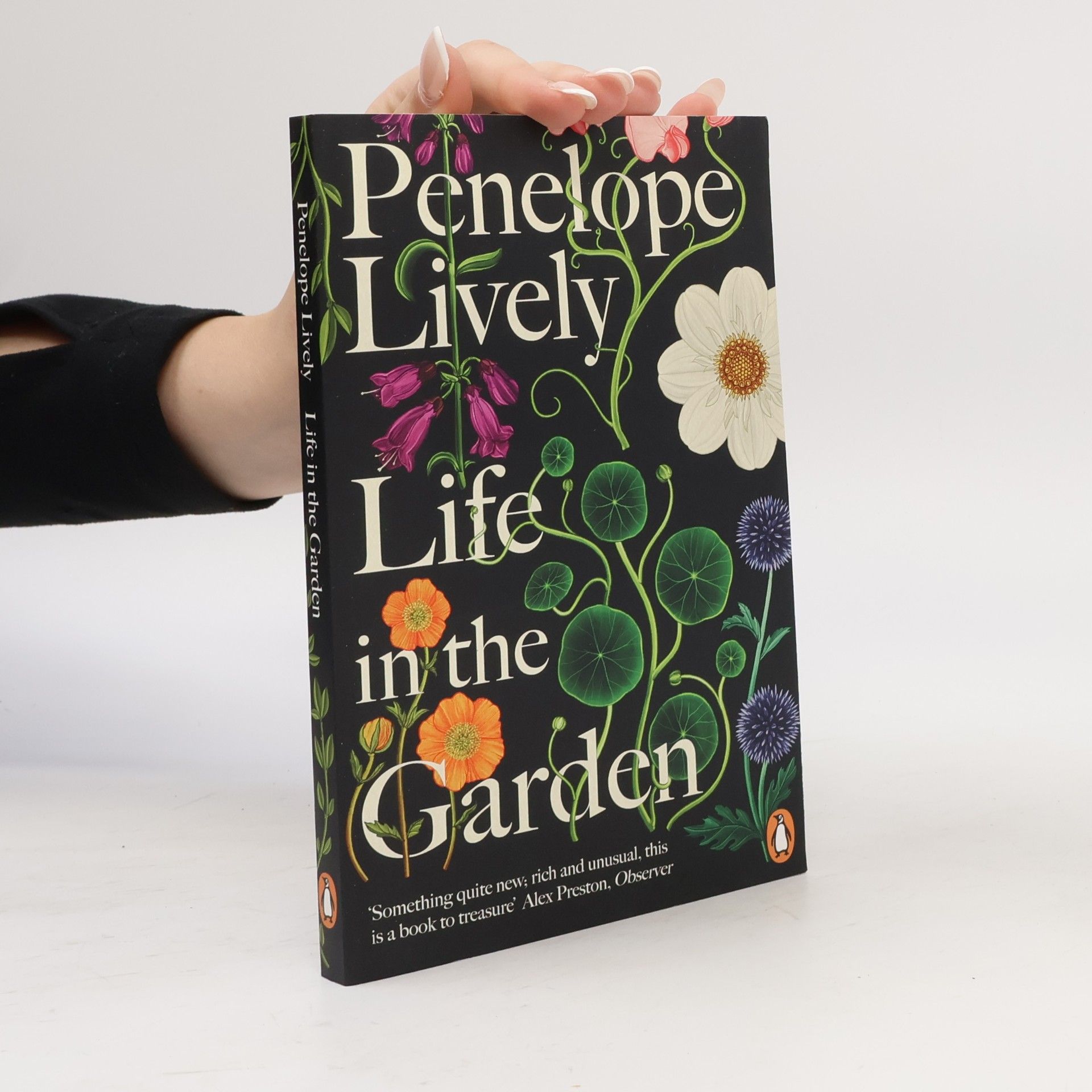 Penelope Lively Life in the Garden