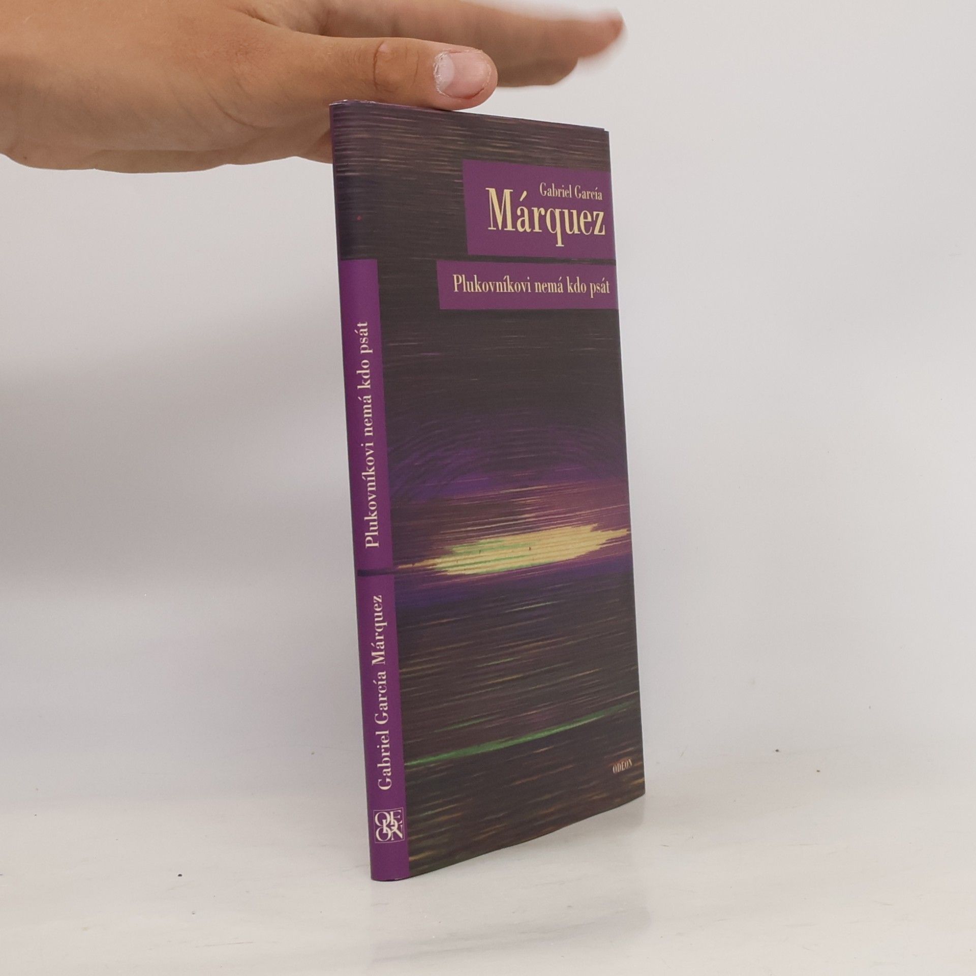 Gabriel García Márquez Plukovníkovi nemá kdo psát